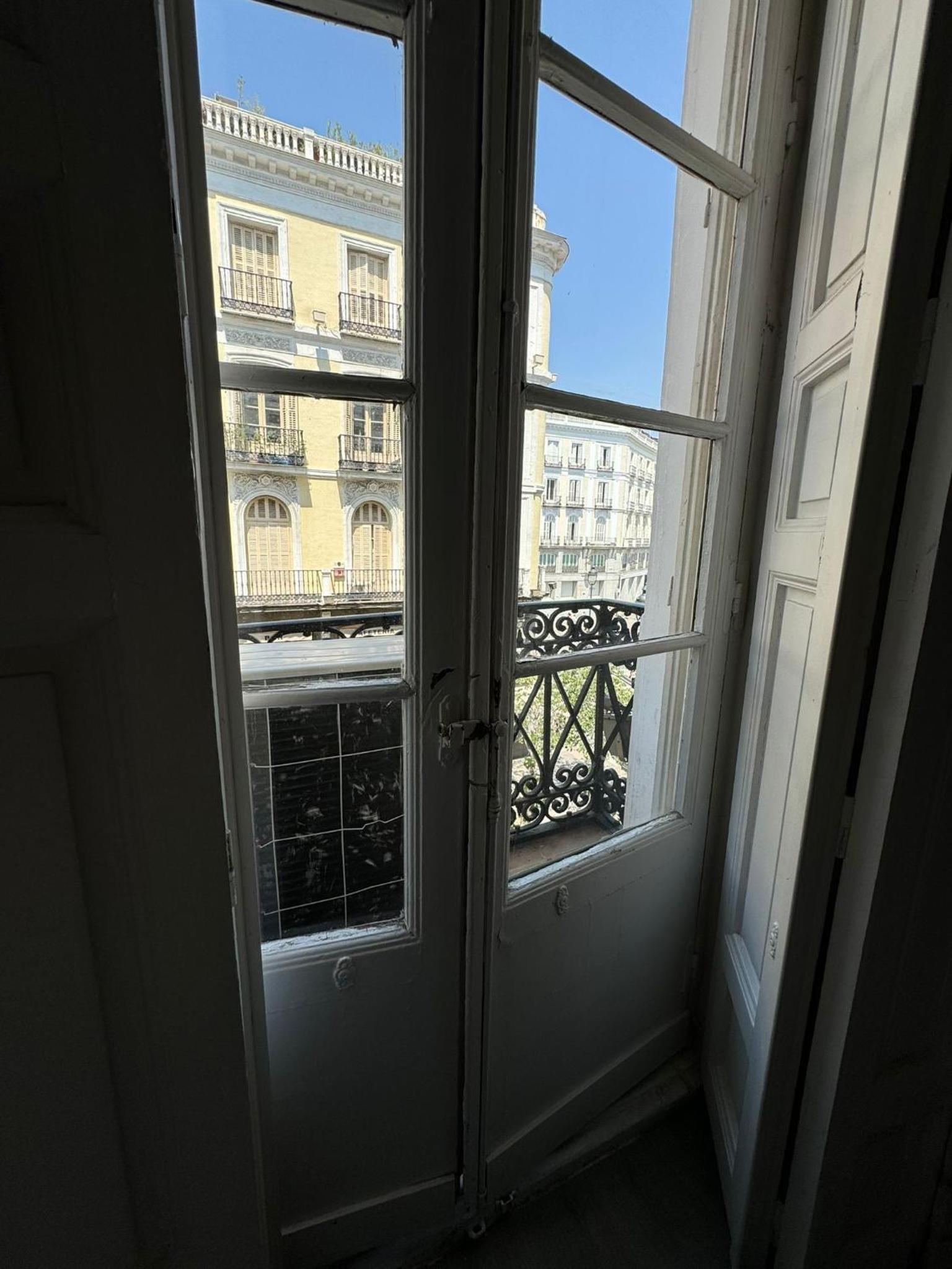 Apartment with Balcony - Photo 20