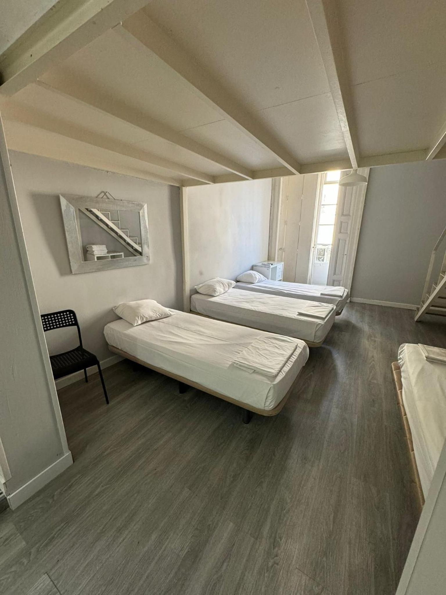 Apartment with Balcony - Photo 22