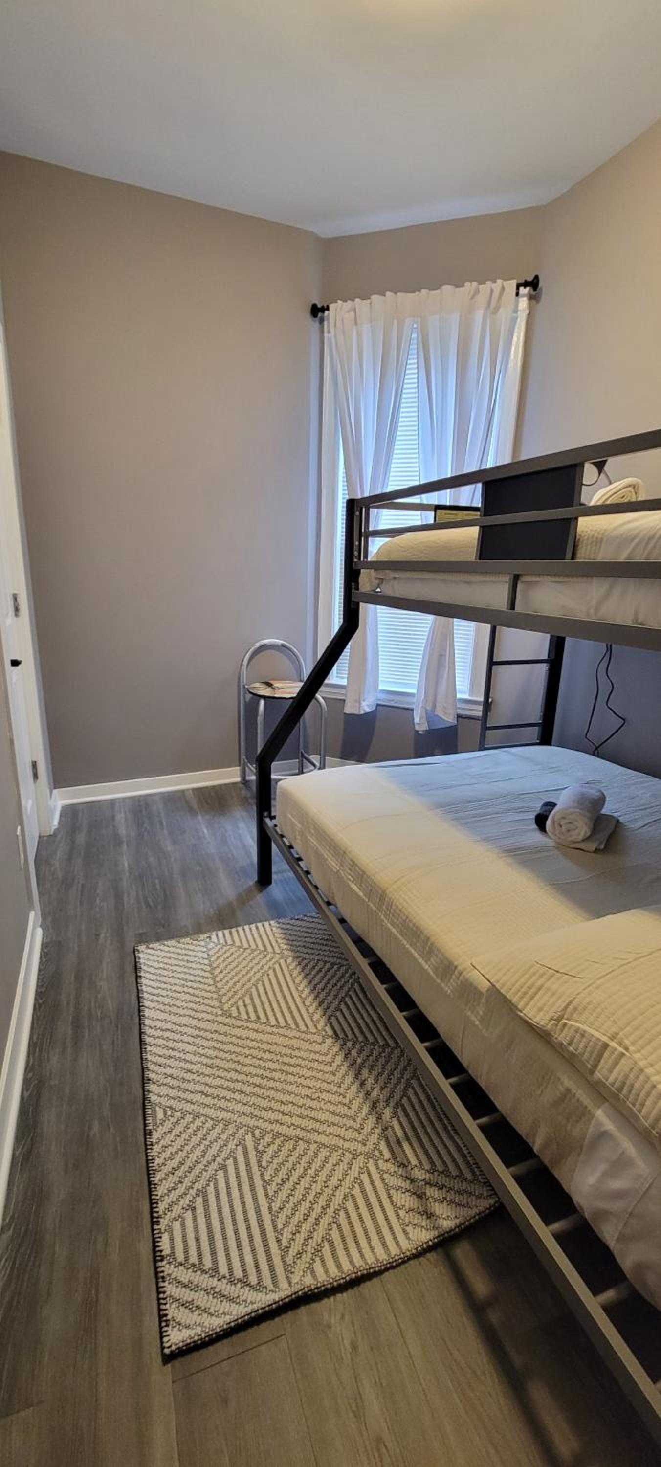 Basic Triple Room with Shared Bathroom