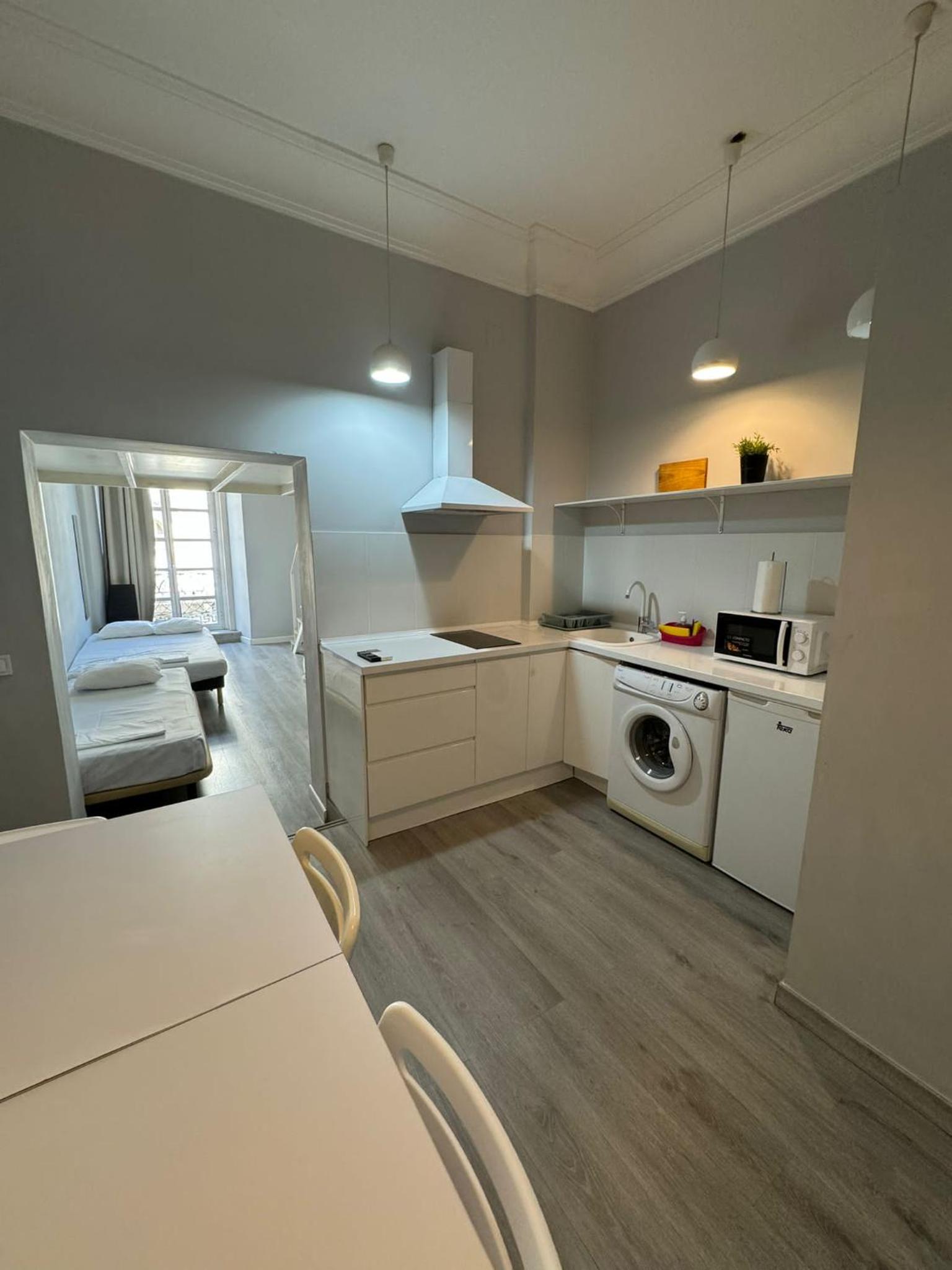 Apartment with Balcony - Photo 5