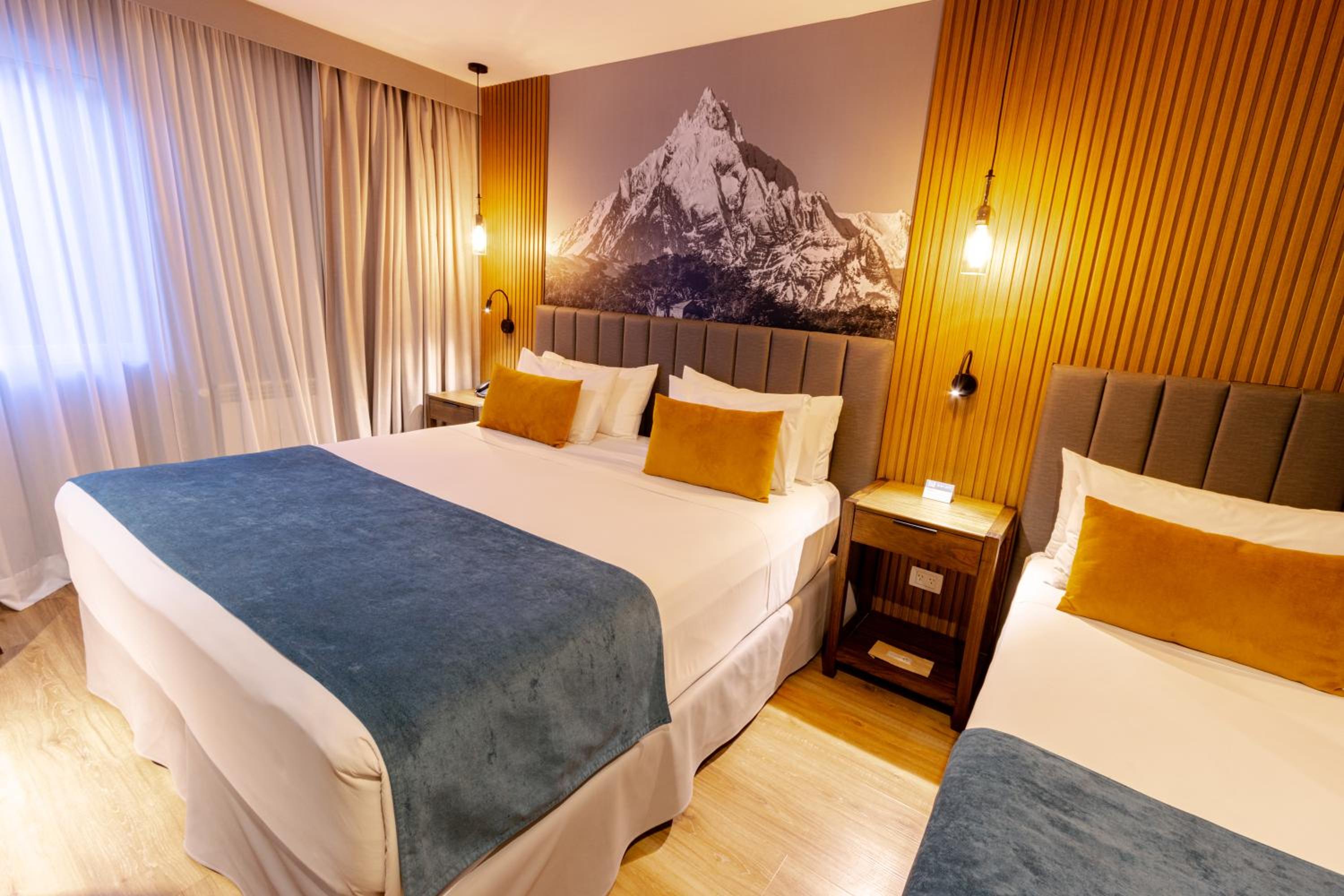 Triple Room thumbnail 5