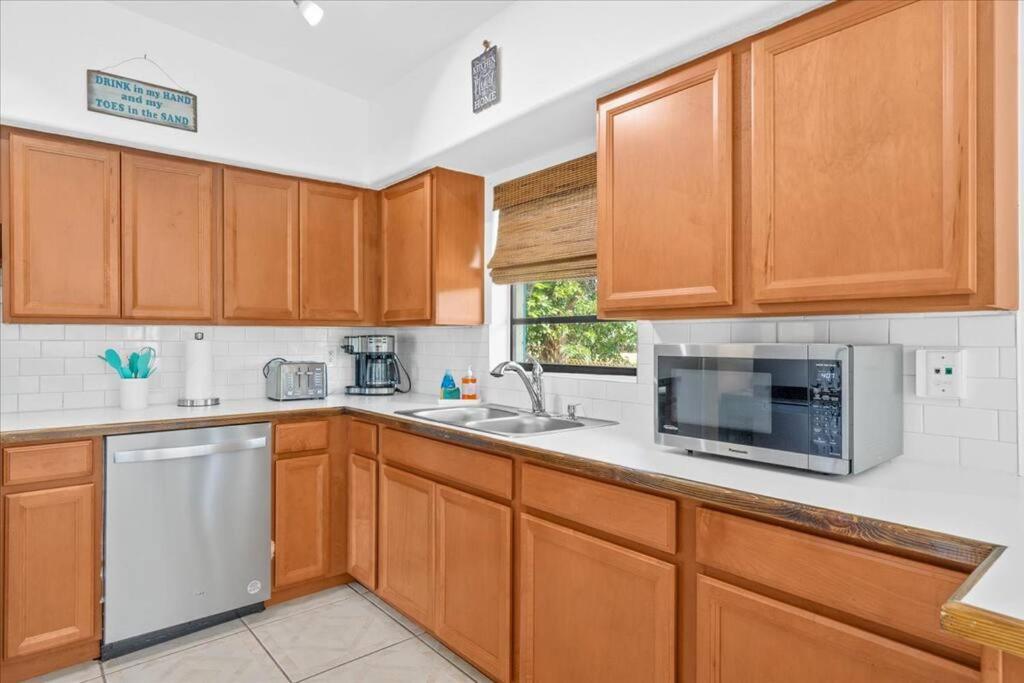 Three-Bedroom House photo 3