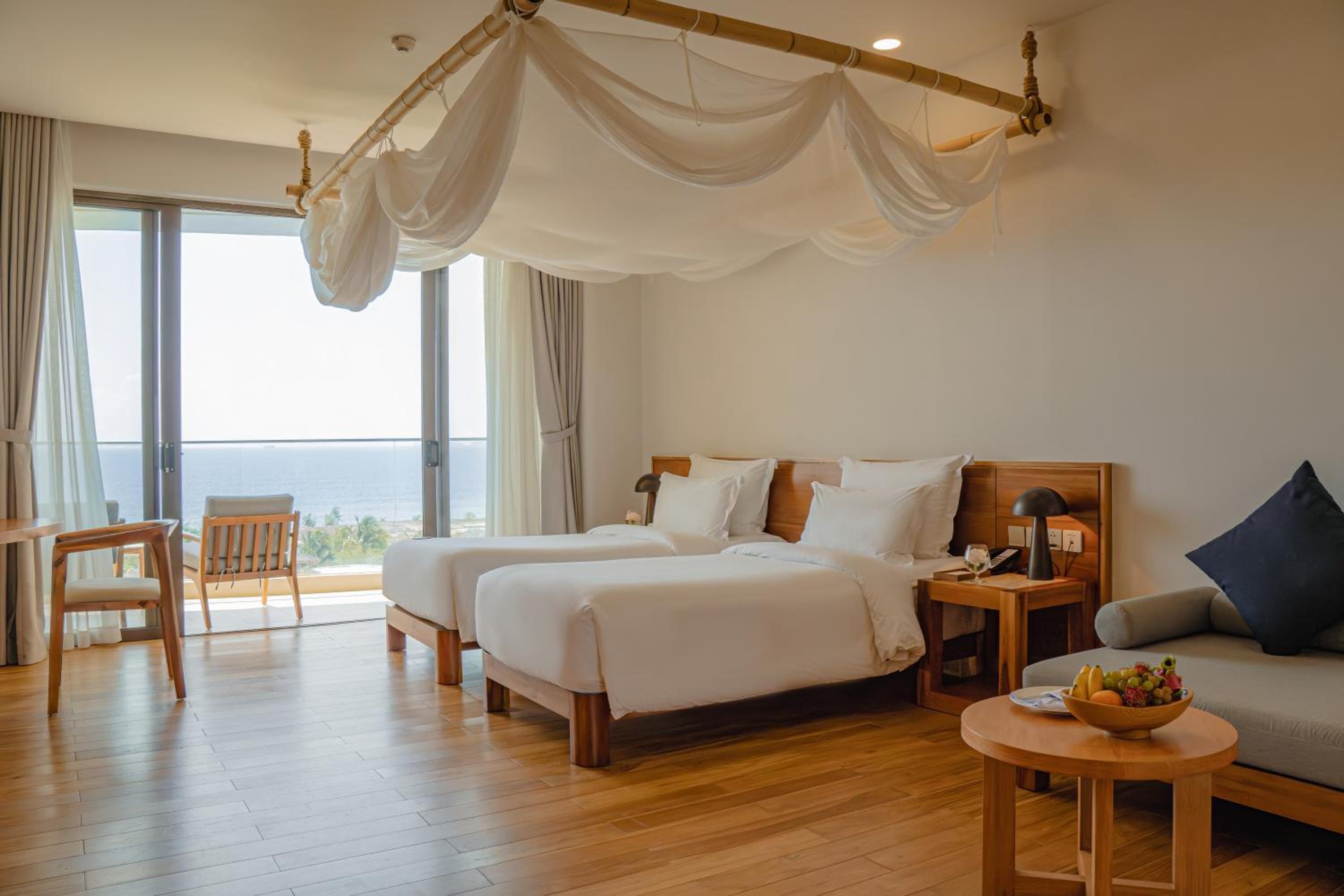 Deluxe Sea View with 2 Single Beds - Photo 3