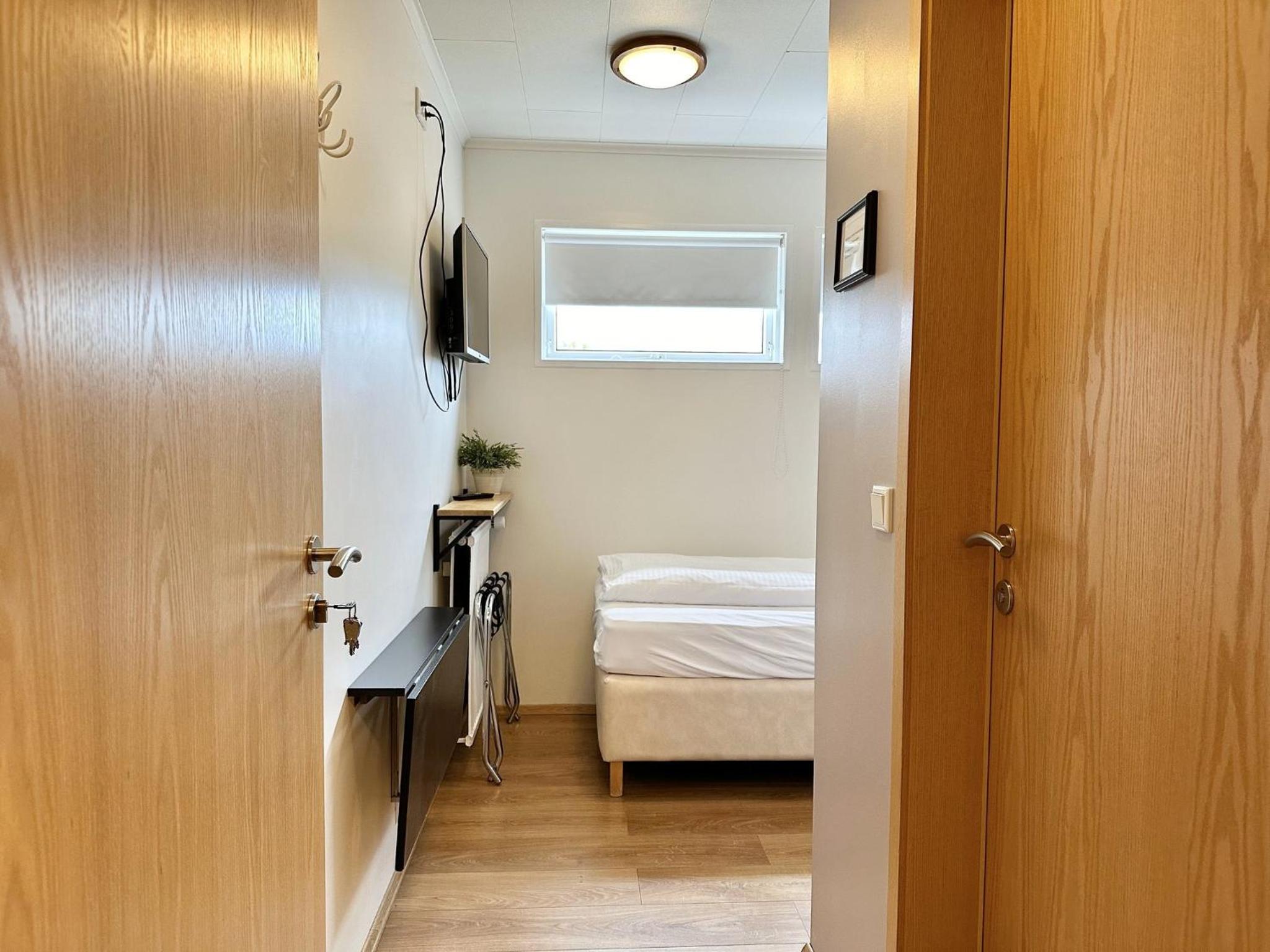 Single Room with Private Bathroom photo 1