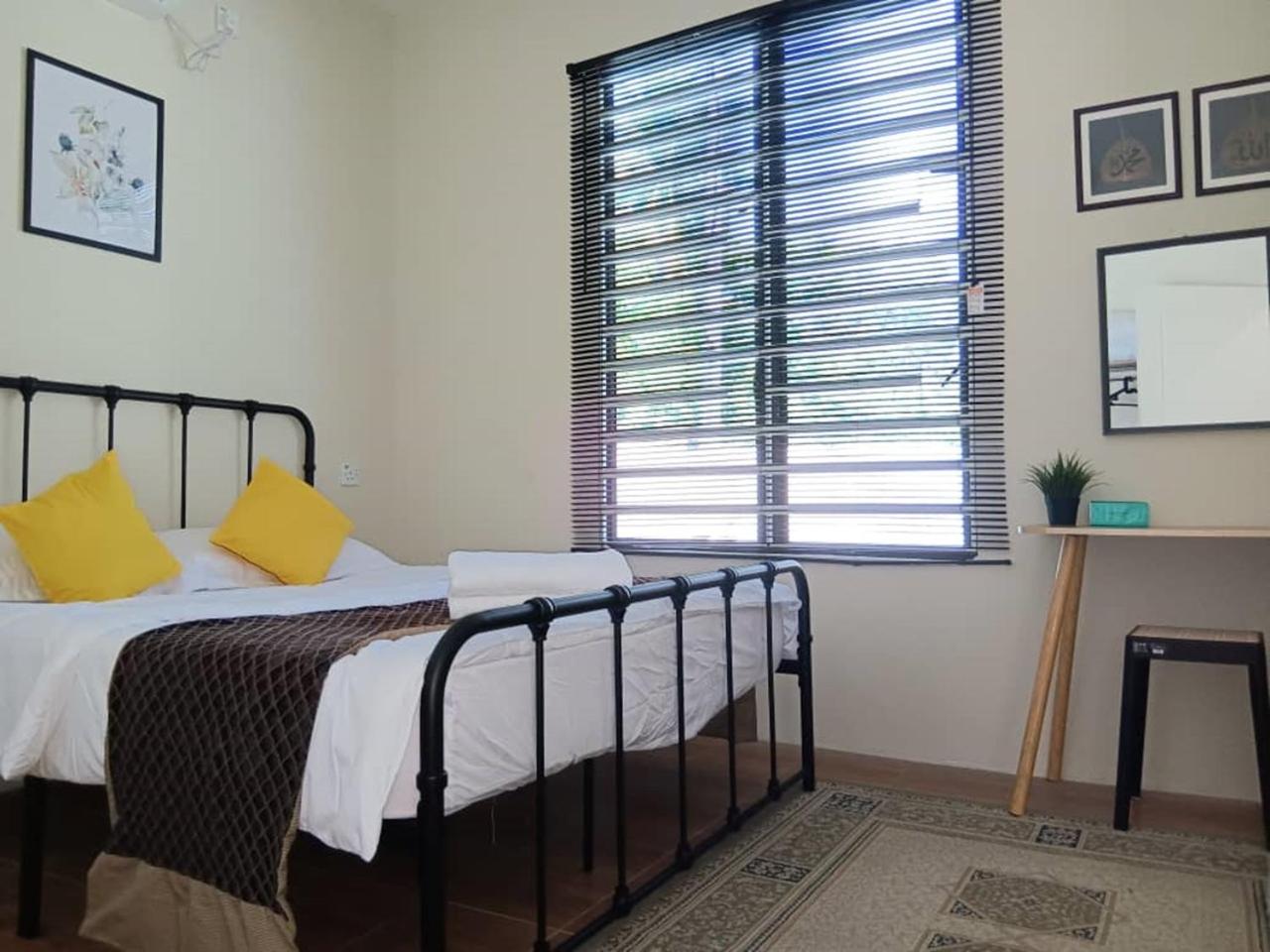 Three-Bedroom Villa - Photo 5