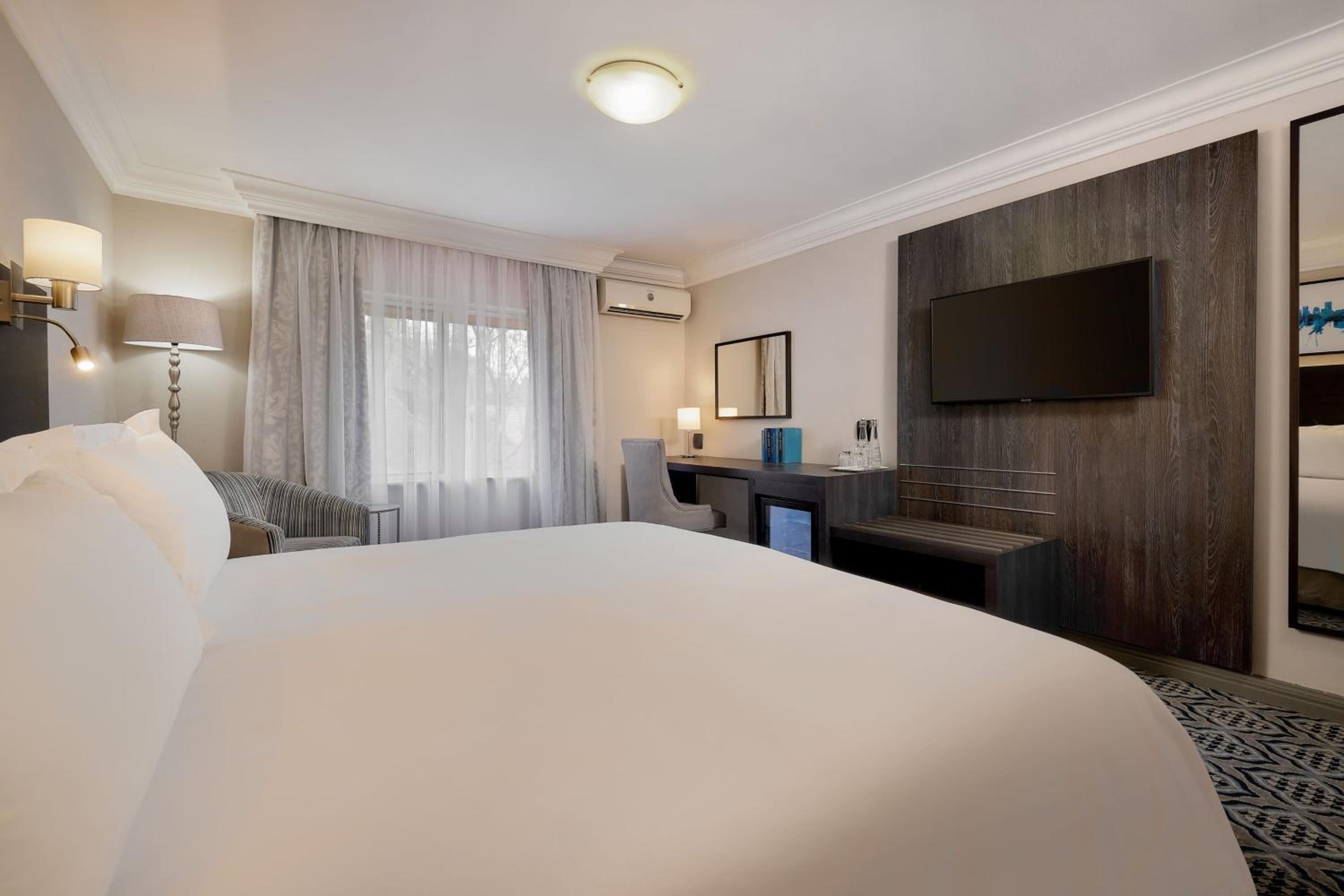 King Guest Room with Garden View photo 3