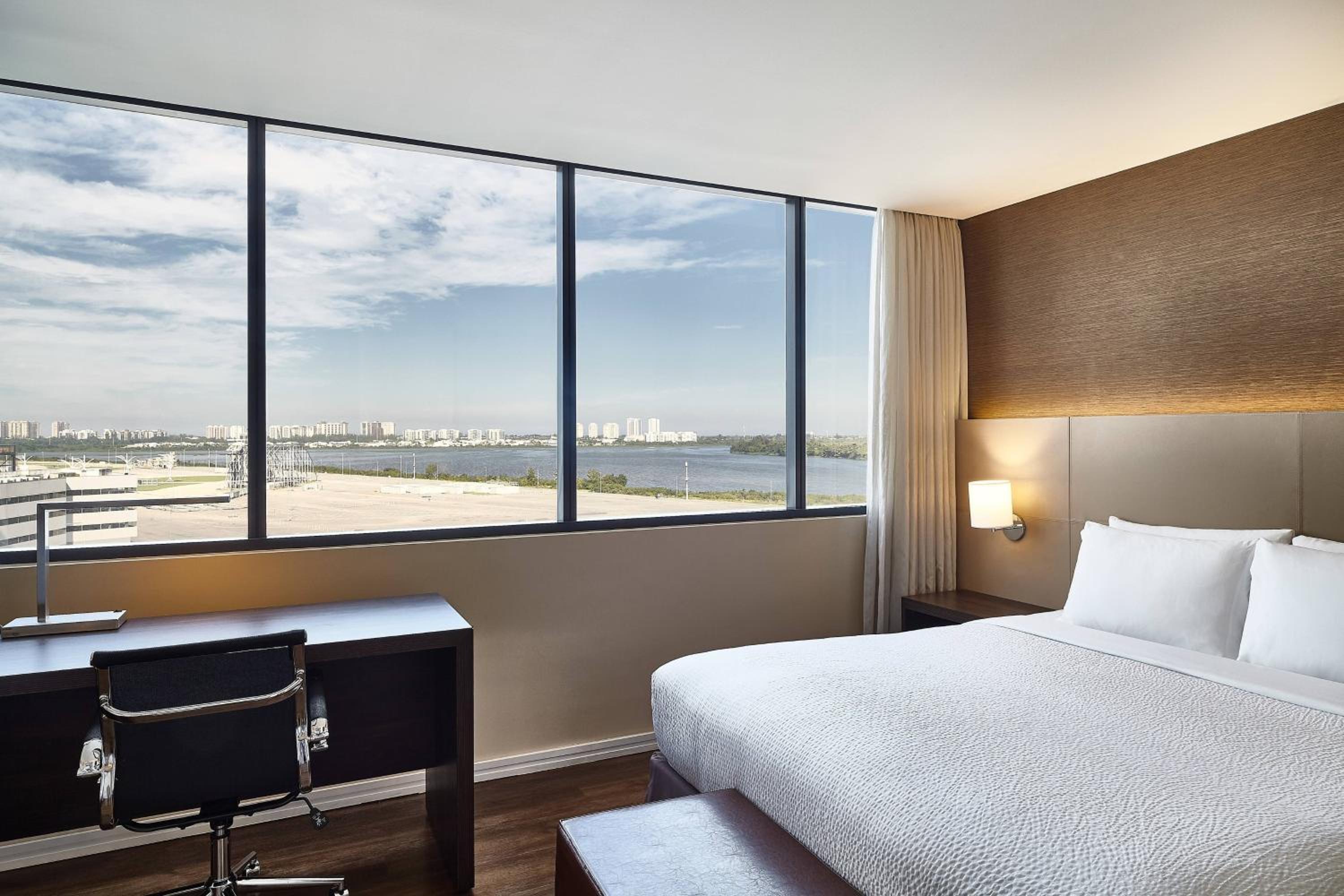 Available room thumbnail 5