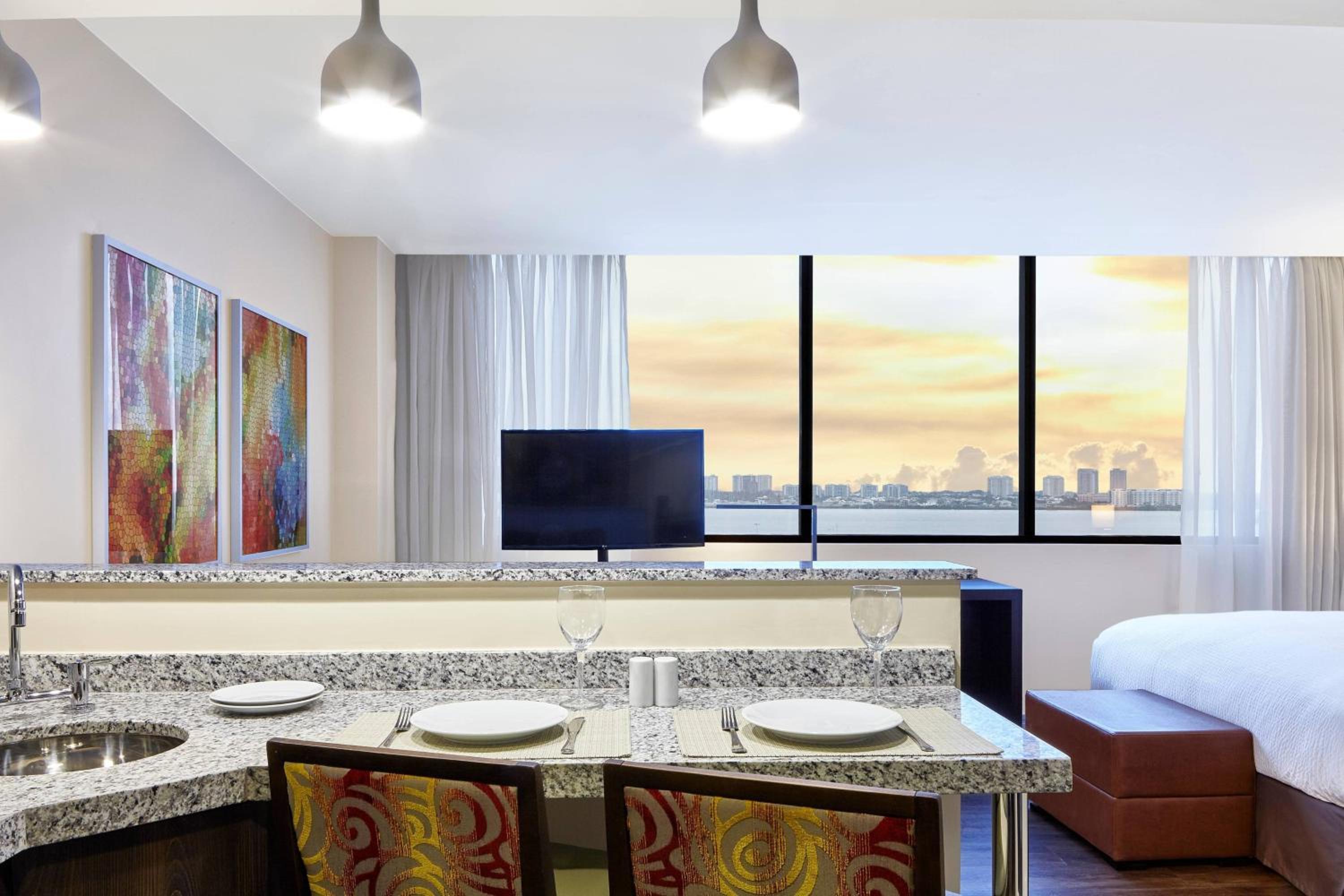 Studio Apartment, 1 King, Sofa bed, Lagoon view thumbnail 5
