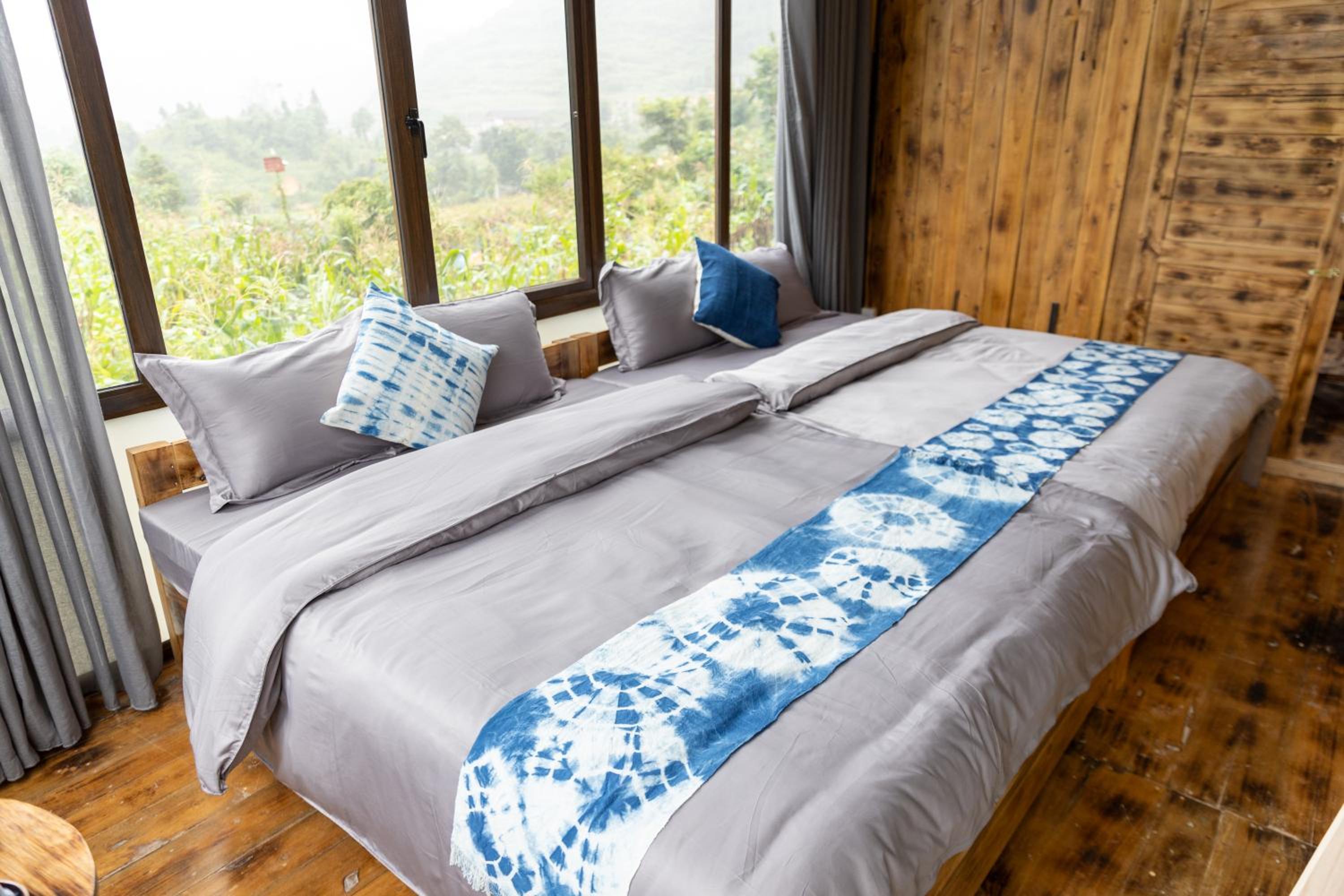 Quadruple Room With Mountain View photo 3