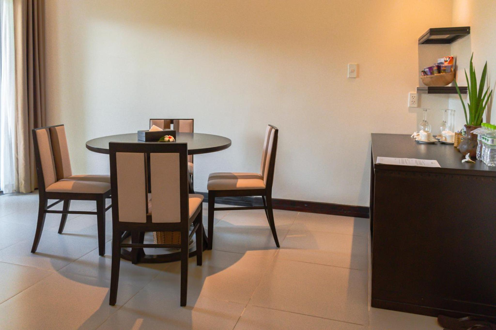 Family Room with Balcony - Garden View photo 3