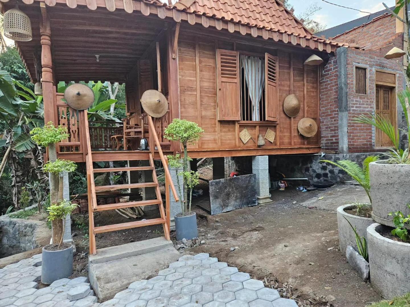 Villa photo 2