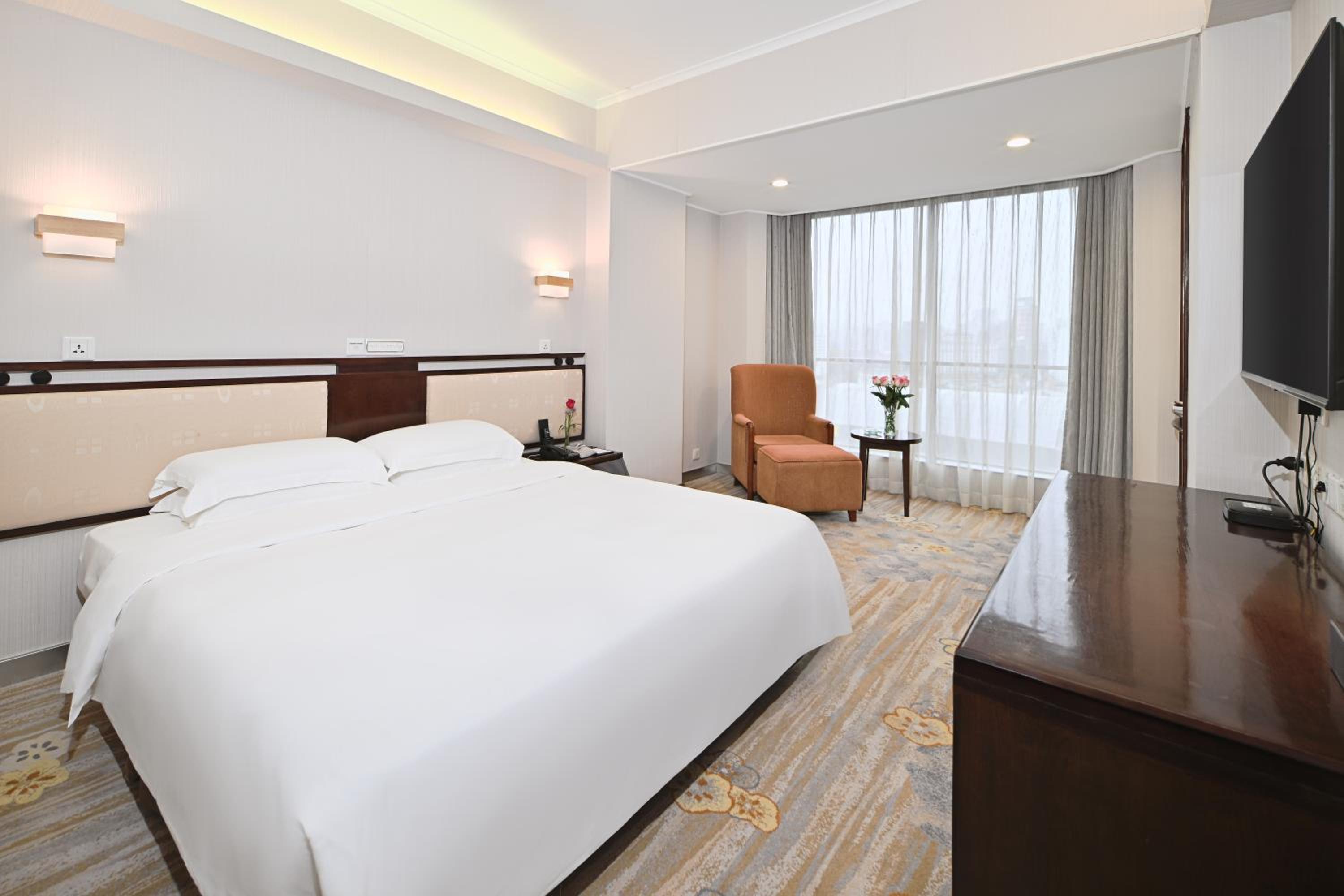Self-indulgence · Style King Room (Panoramic Floor-to-Ceiling Windows)
