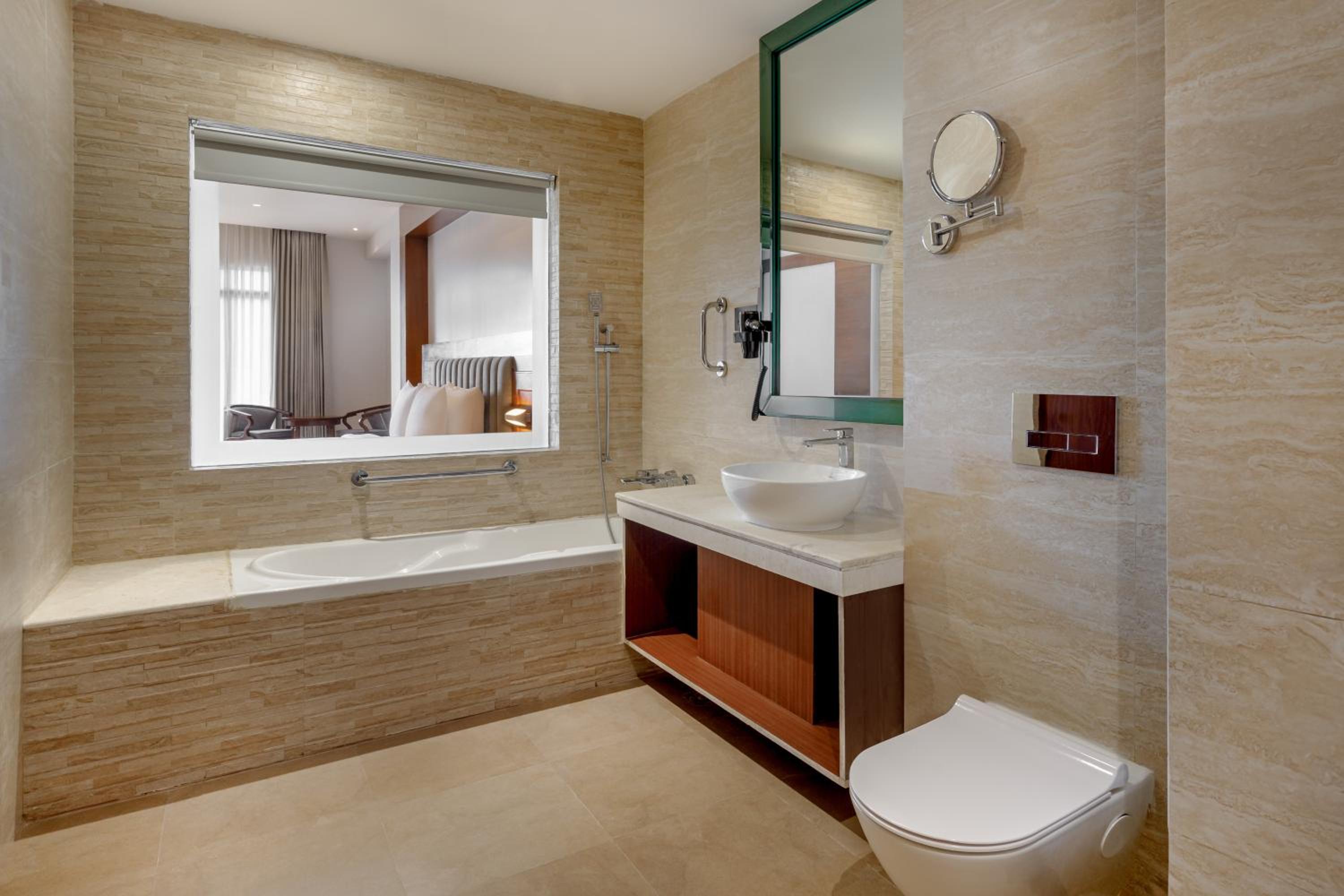 King Suite with Hills View - Photo 2