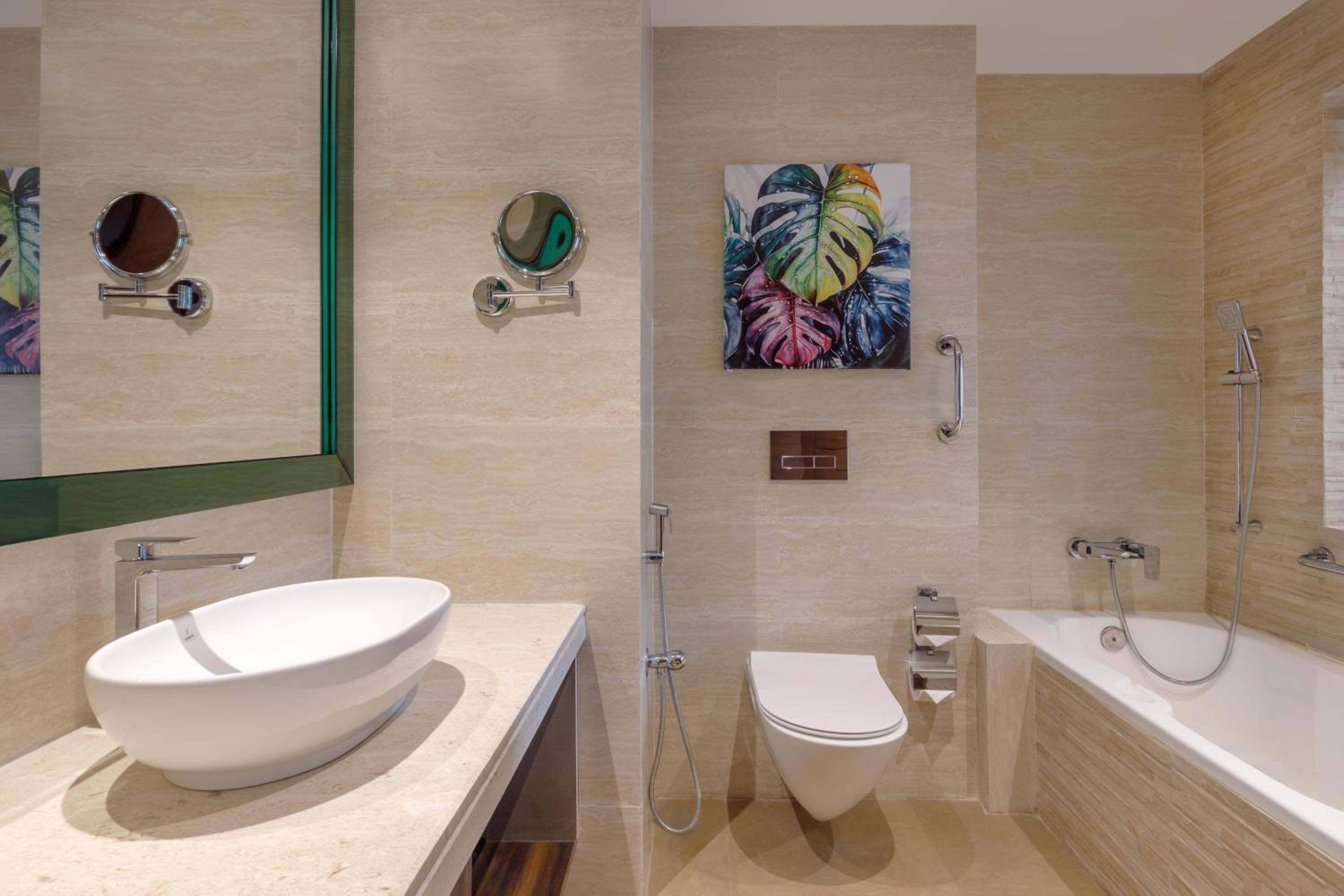 King Suite with Hills View - Photo 1