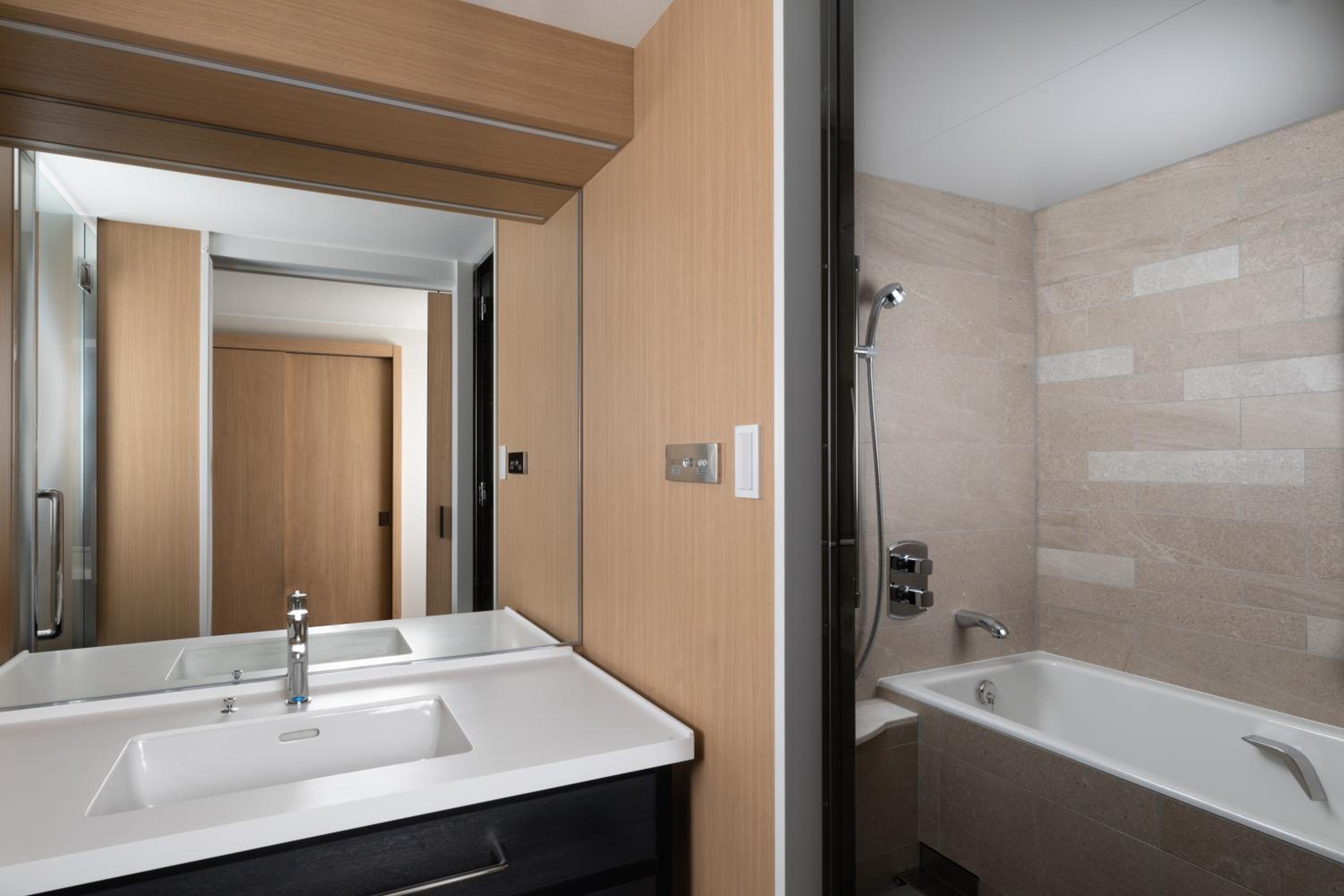 PREMIUM SUPERIOR, Guest room, 1 King photo 2