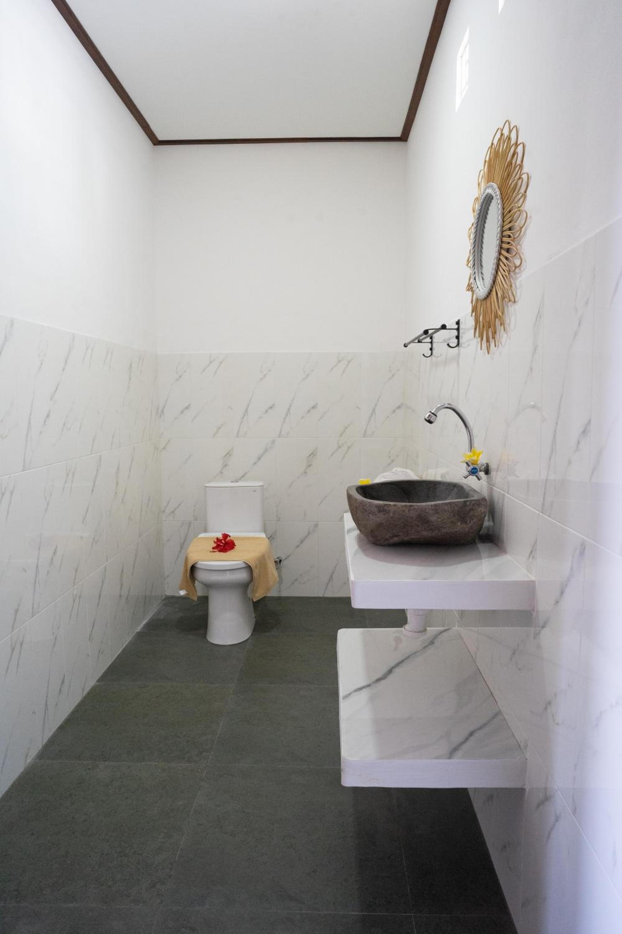 Villa with Sea View - Photo 12