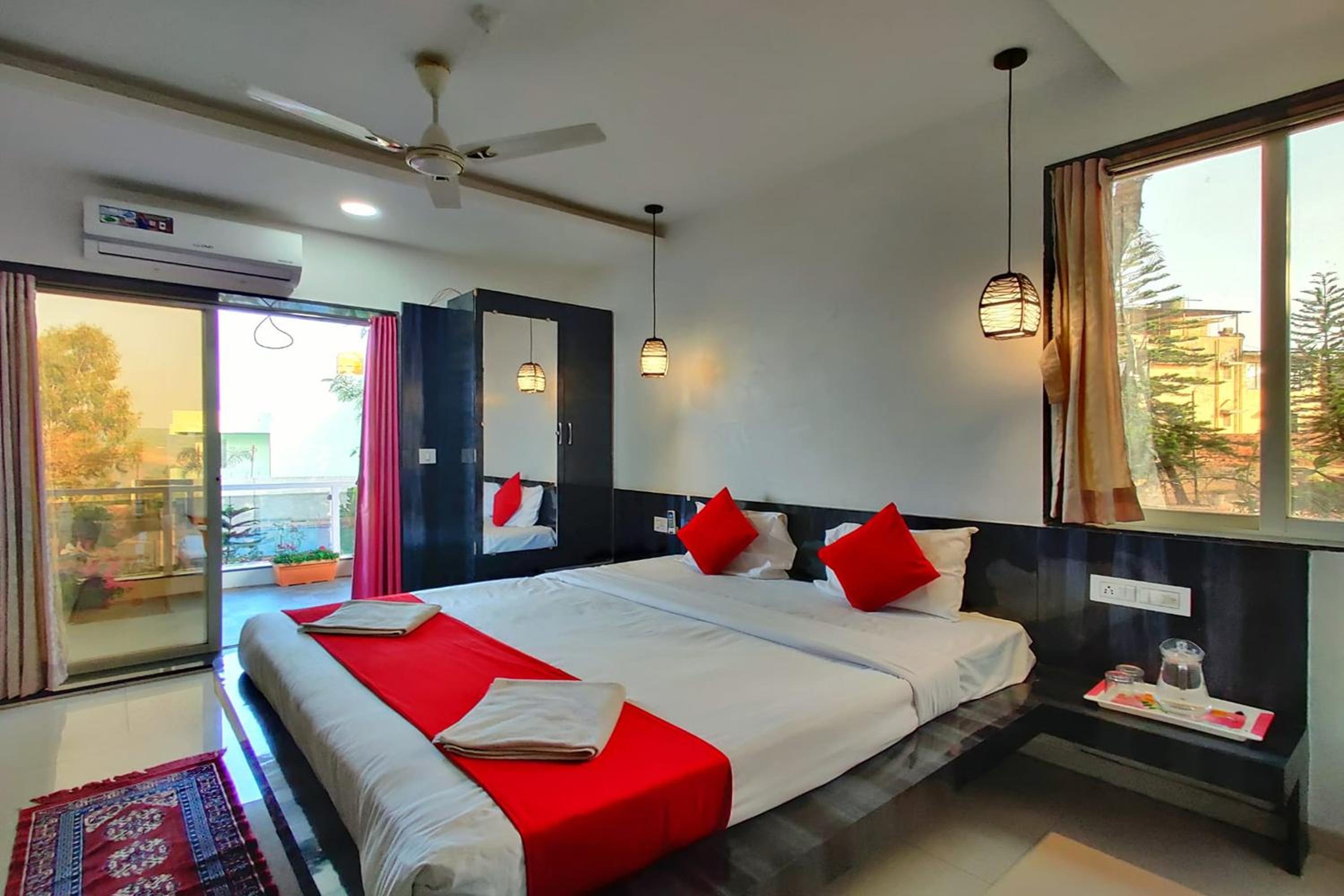 Villa photo 2