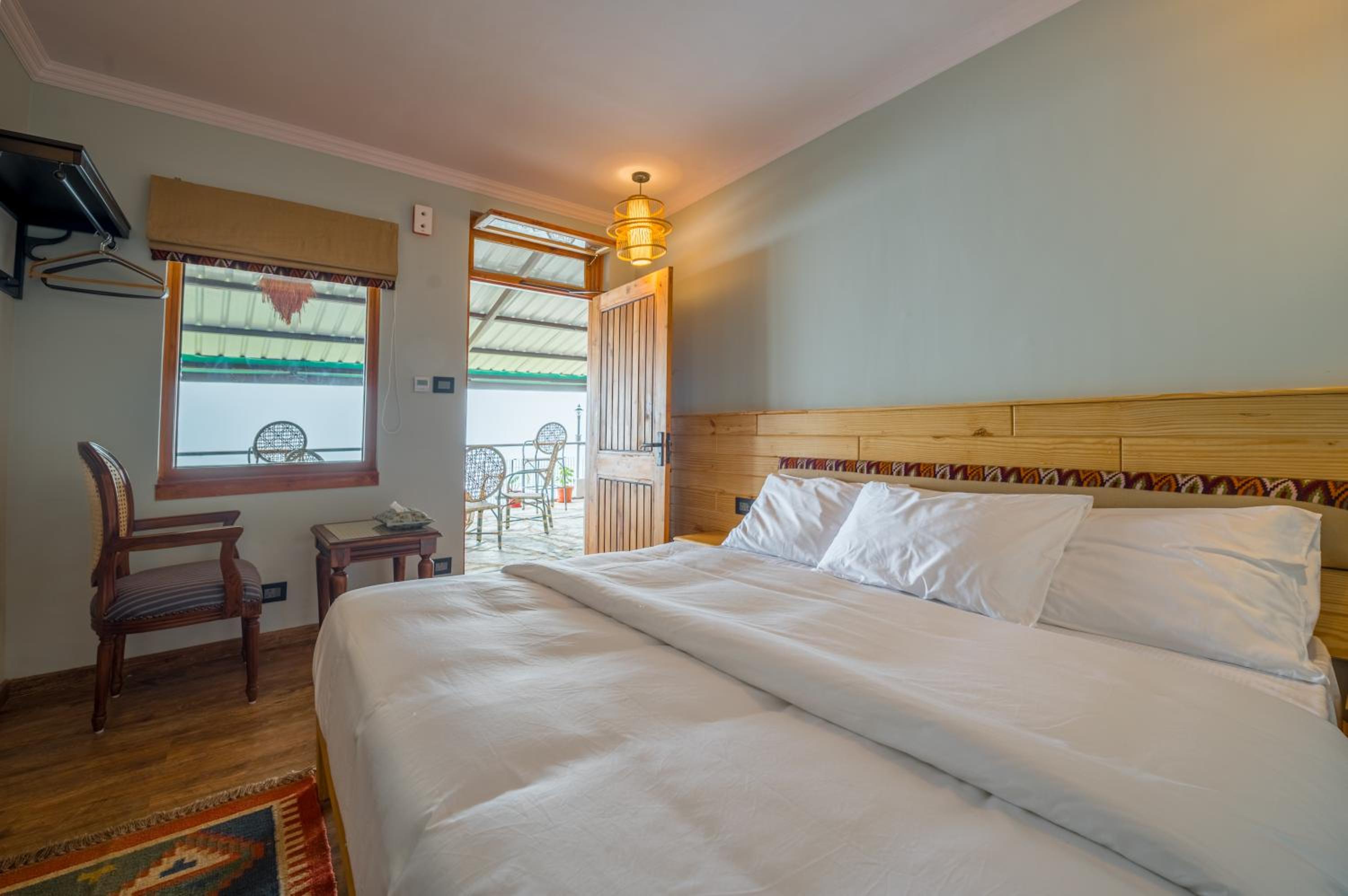 Deluxe King Room photo 1