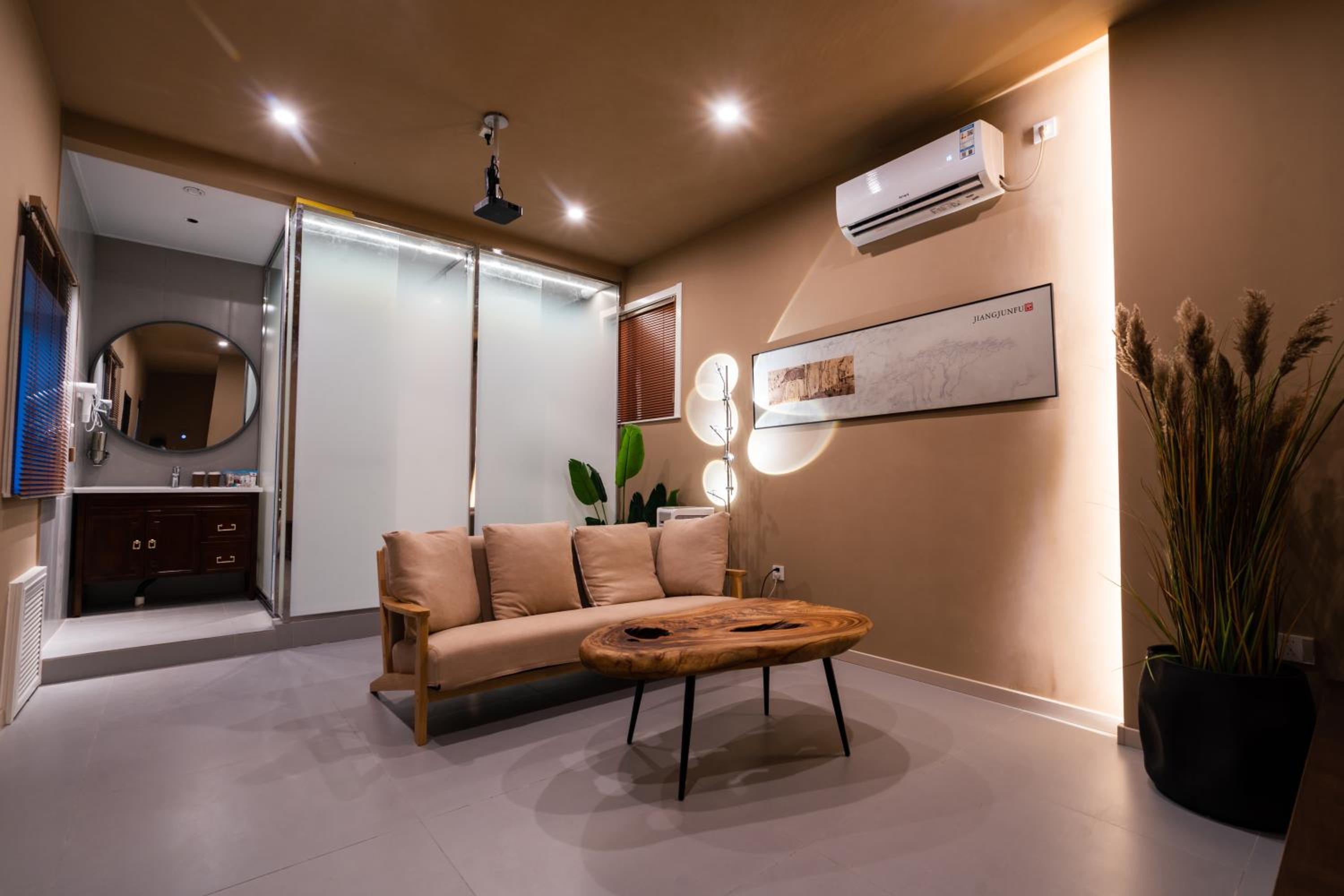 One-Bedroom House photo 1