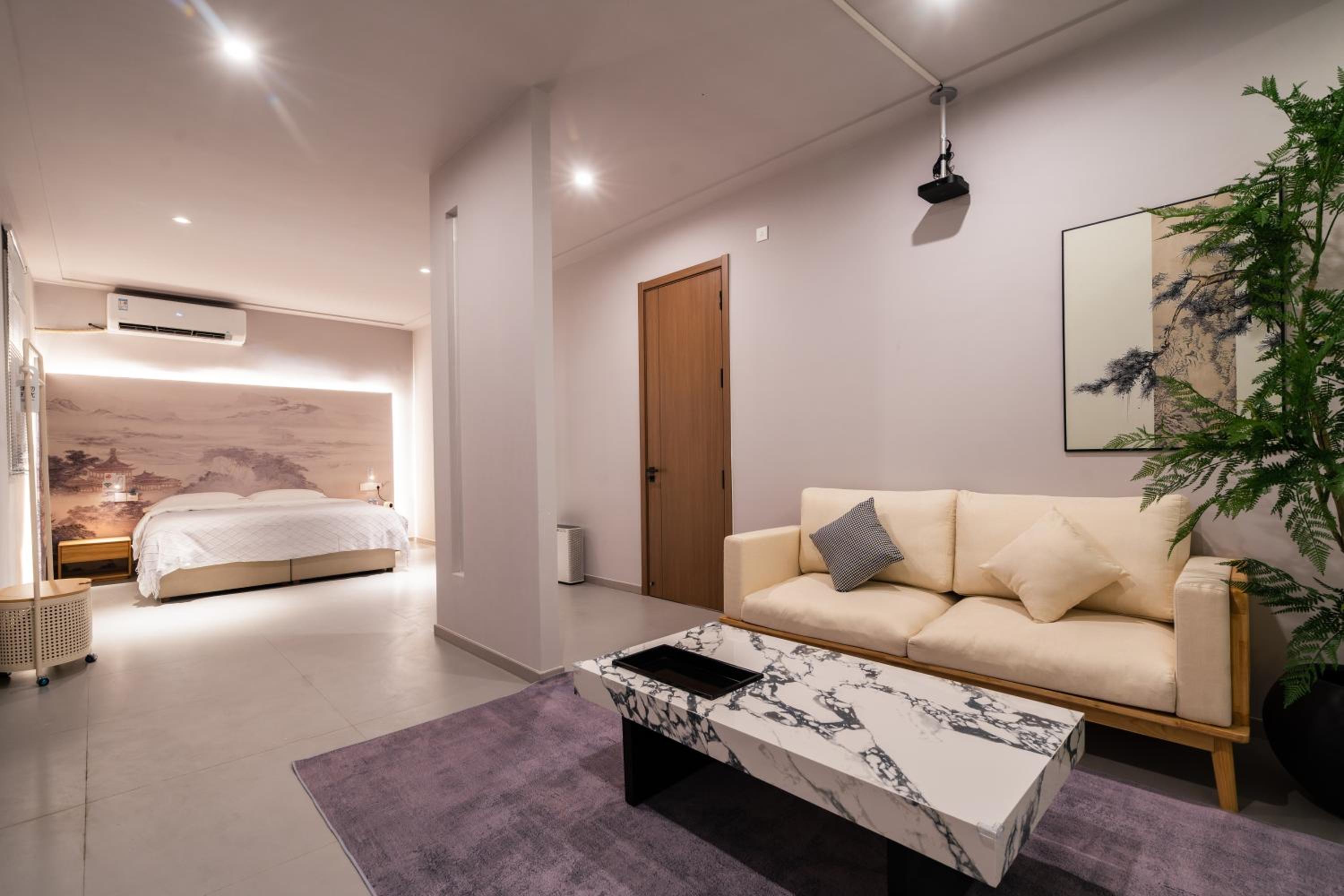 One-Bedroom House photo 1