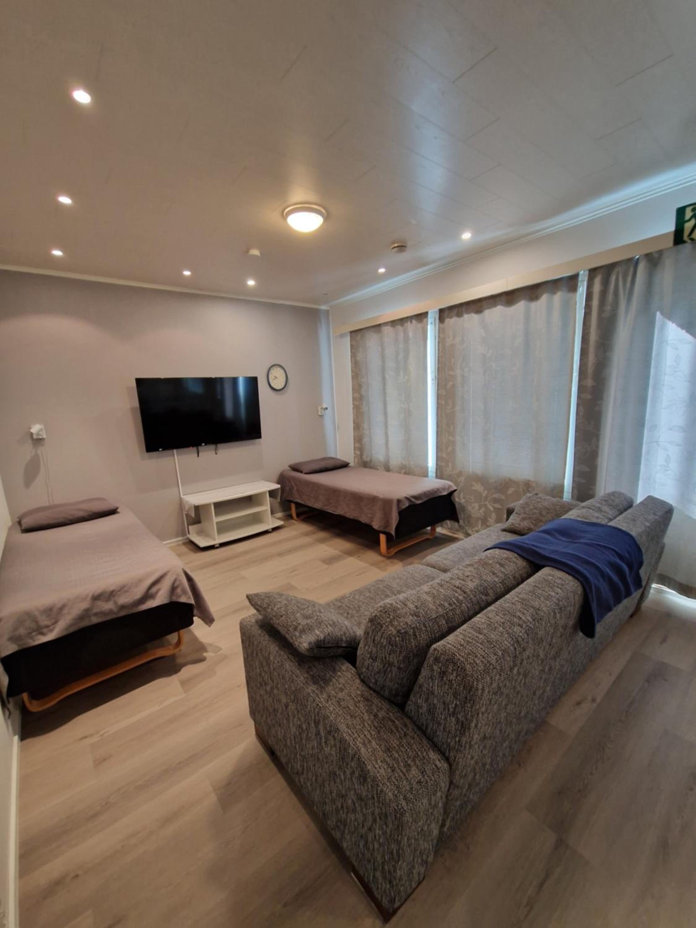 Two-Bedroom Apartment with Sauna - Photo 25