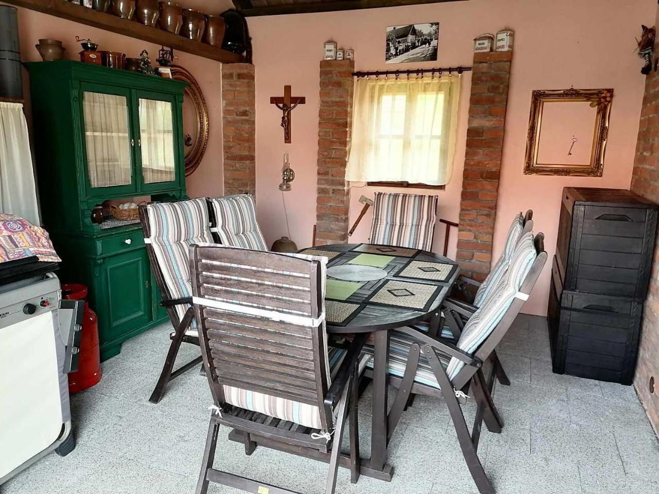 Villa photo 2