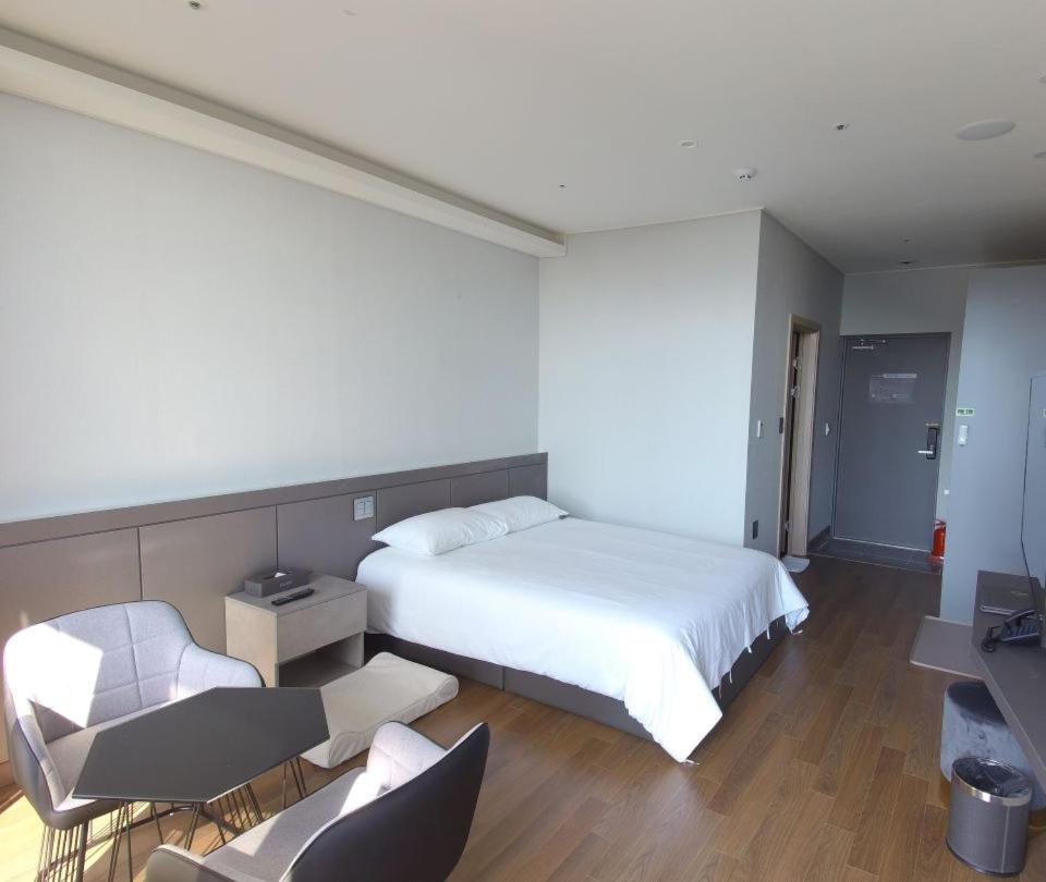 Pool Deluxe Double including Pool charge