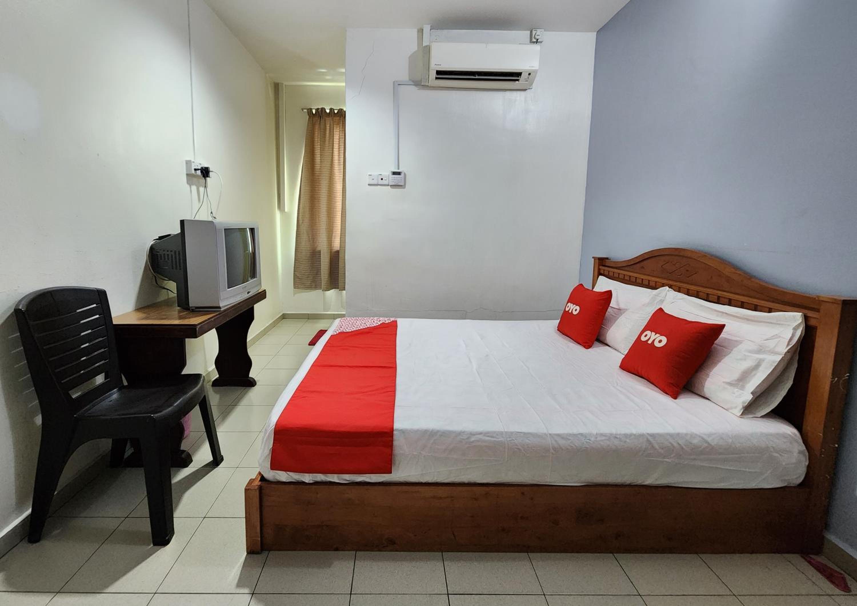 Deluxe Queen Room - Photo 1