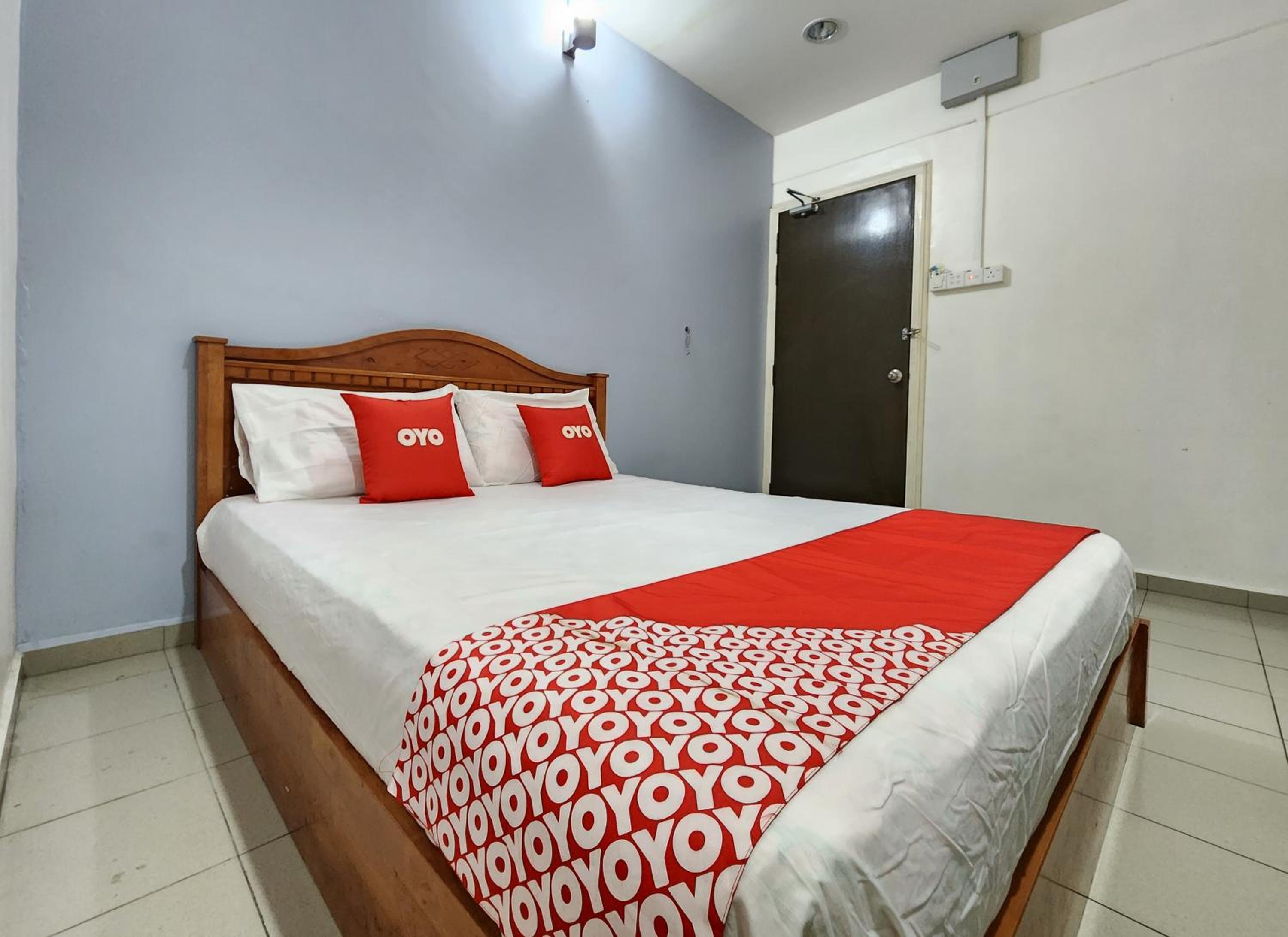 Deluxe Queen Room - Photo 3