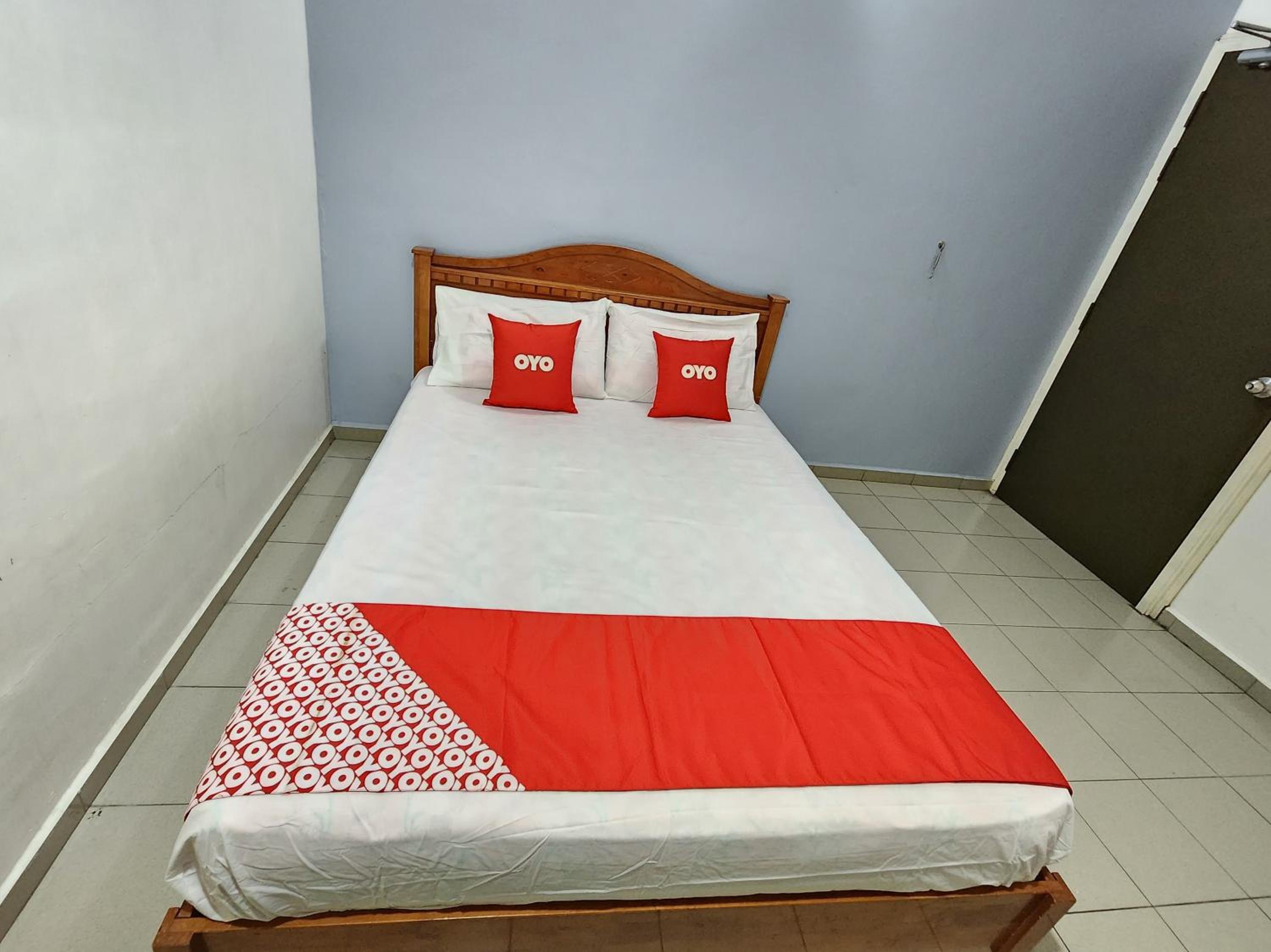 Deluxe Queen Room - Photo 5