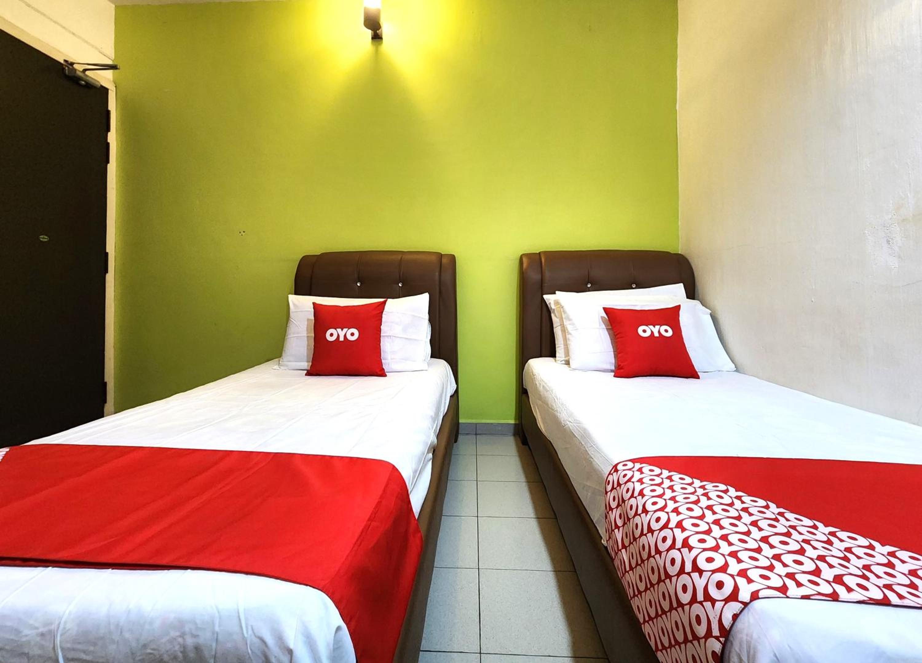 Deluxe Twin Room - Photo 3