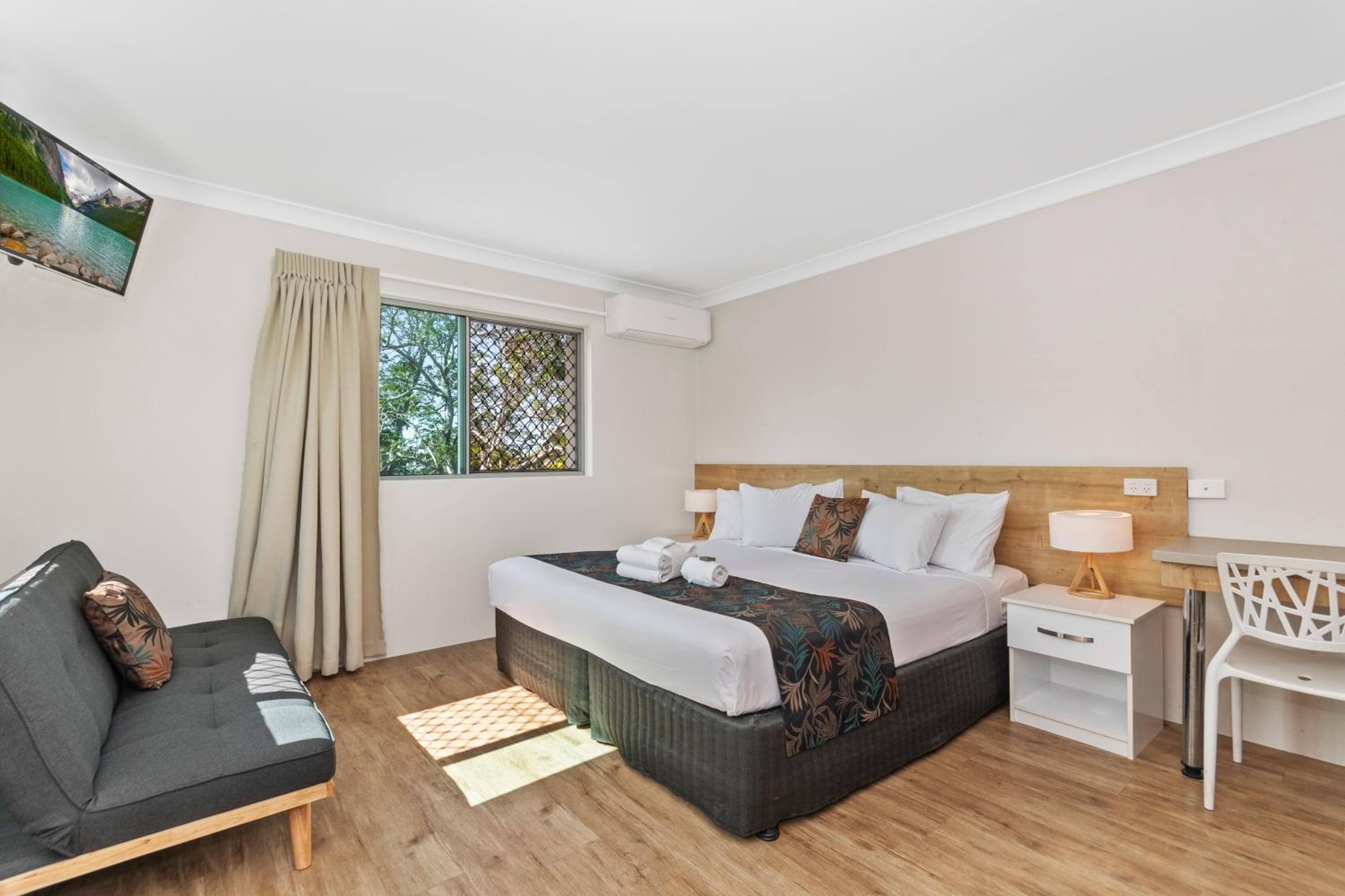 Large Twin Room photo 2
