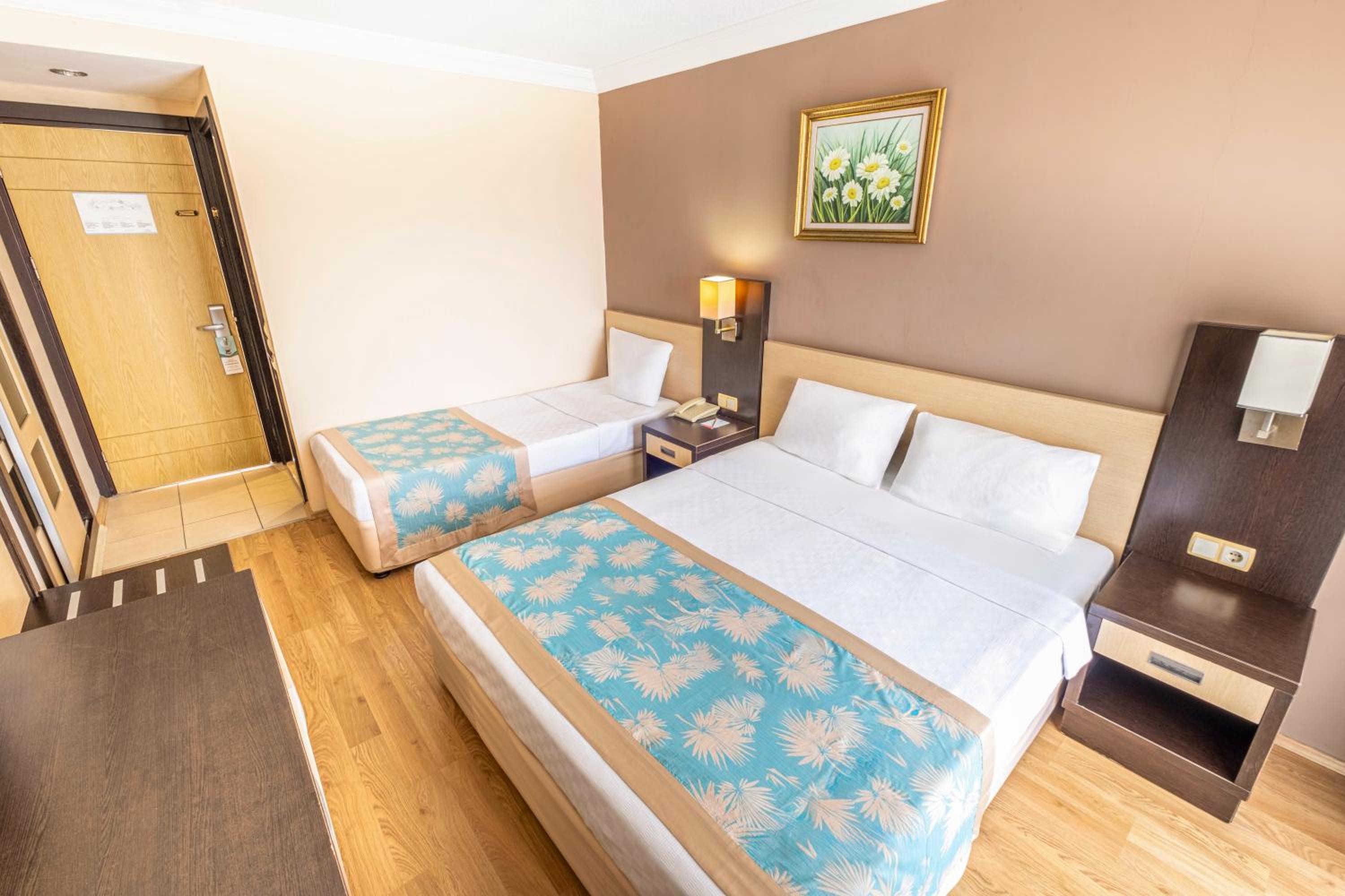 Standard Double Or Twin Room With Land View photo 2