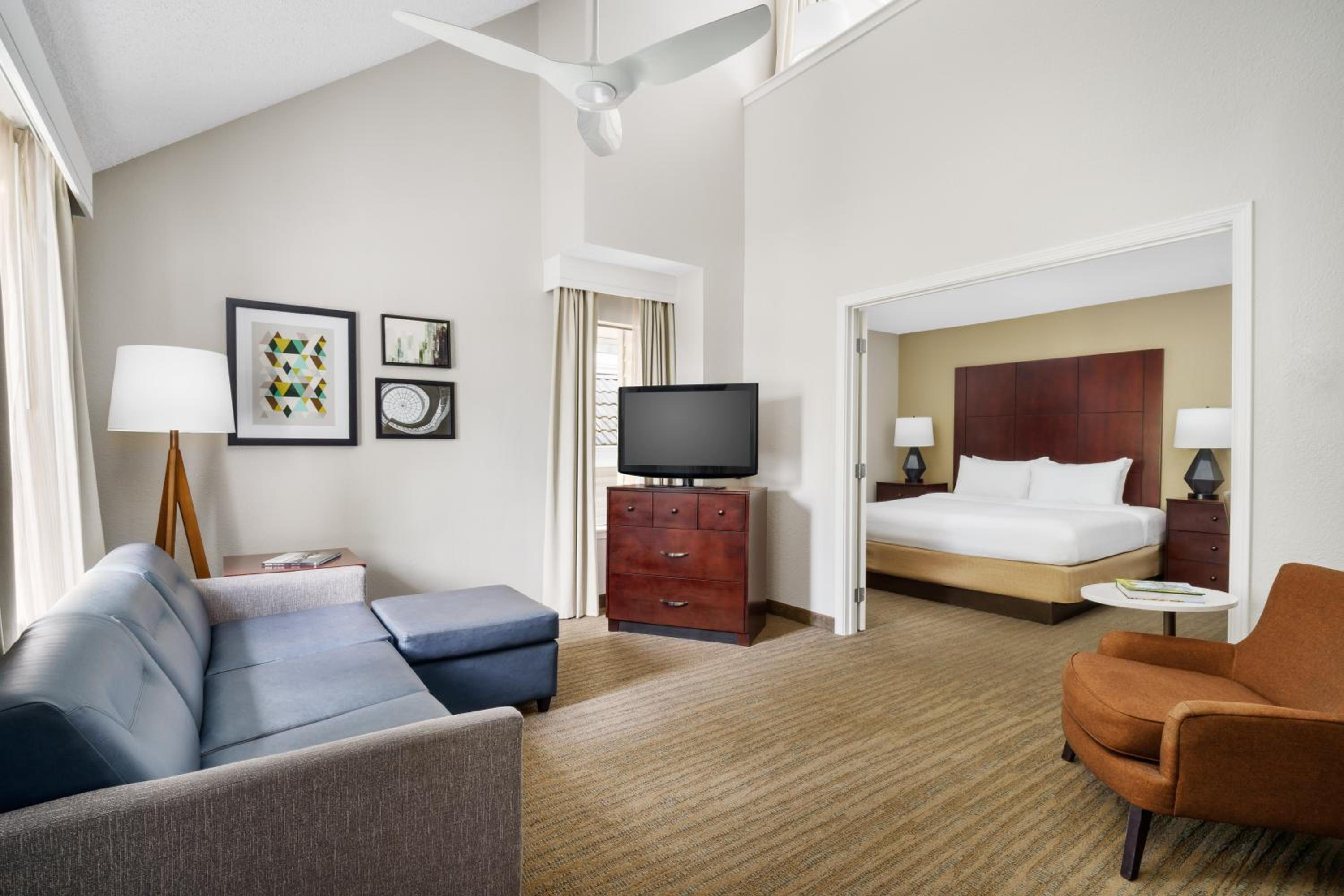 Two-Bedroom Suite - Photo 9