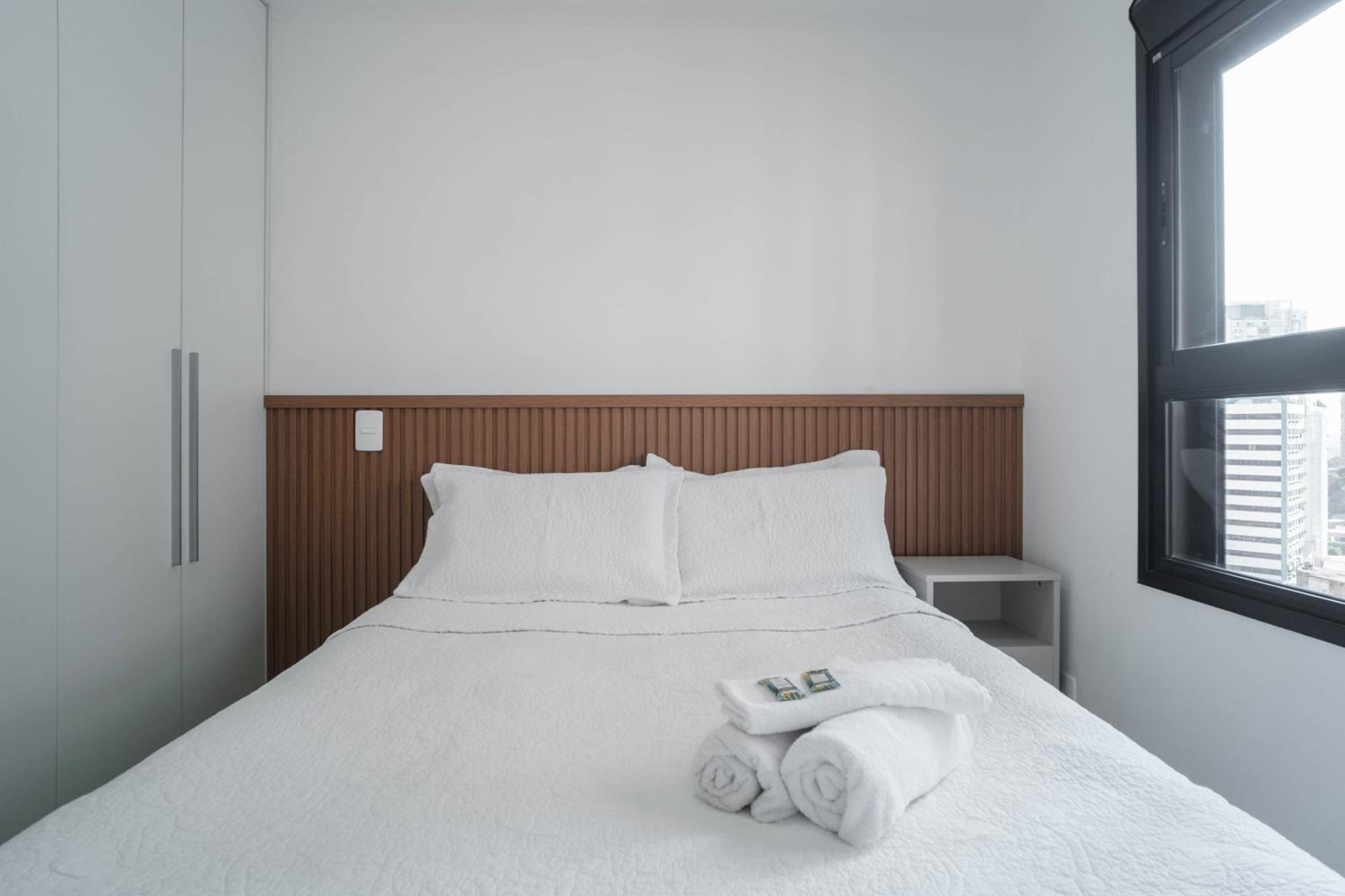 One-Bedroom Apartment with Balcony