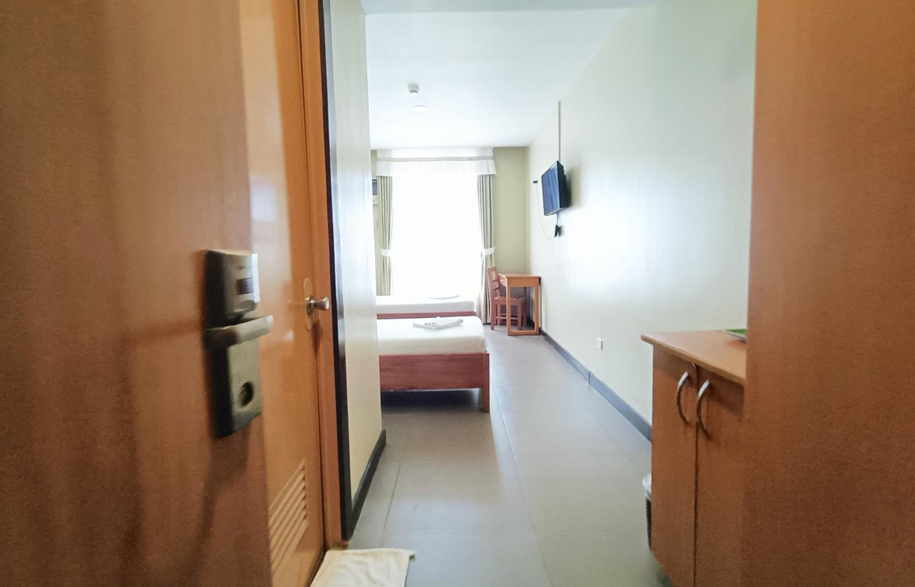 Standard Twin Room - Photo 7