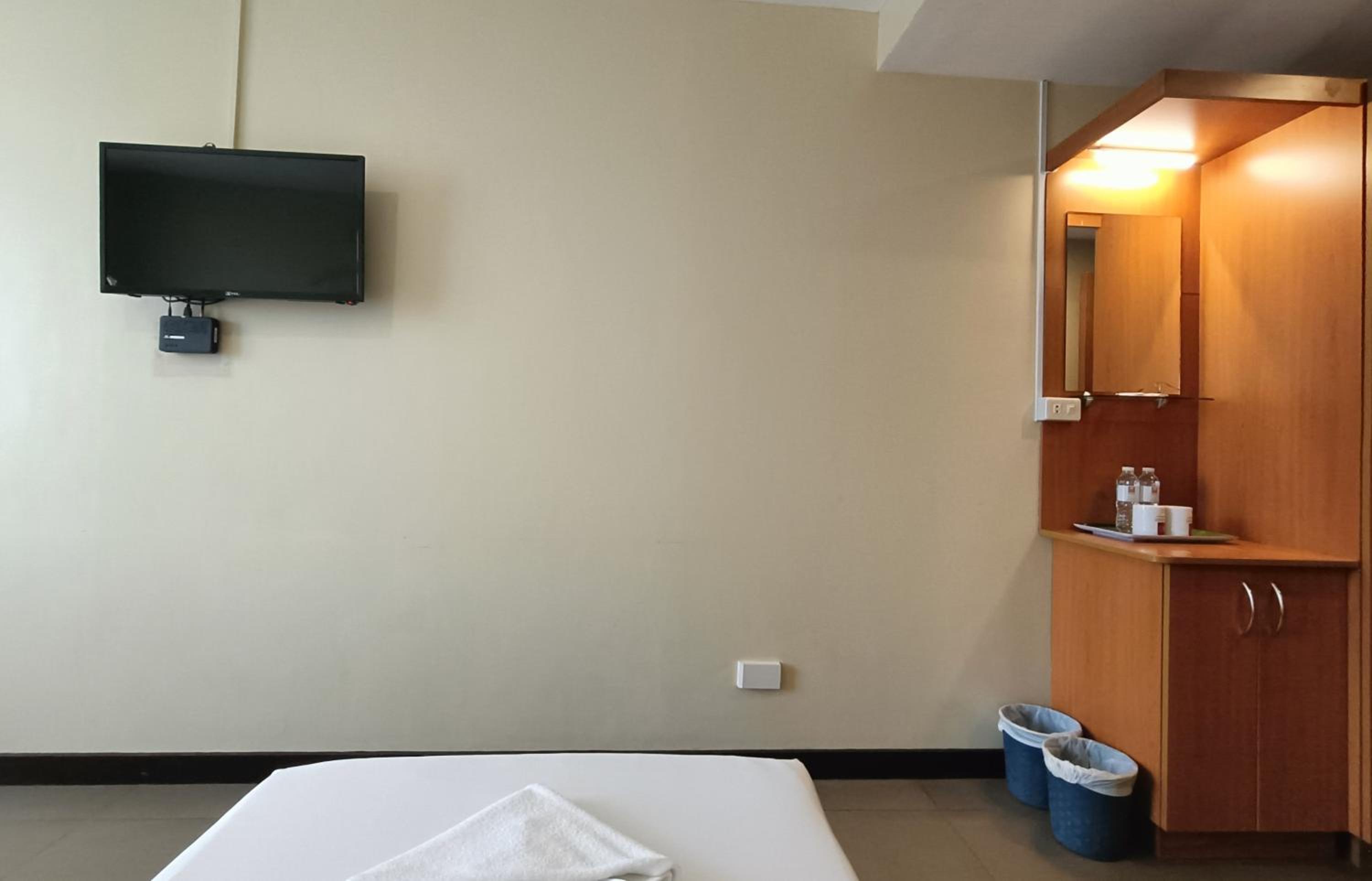 Deluxe Twin Room - Photo 7
