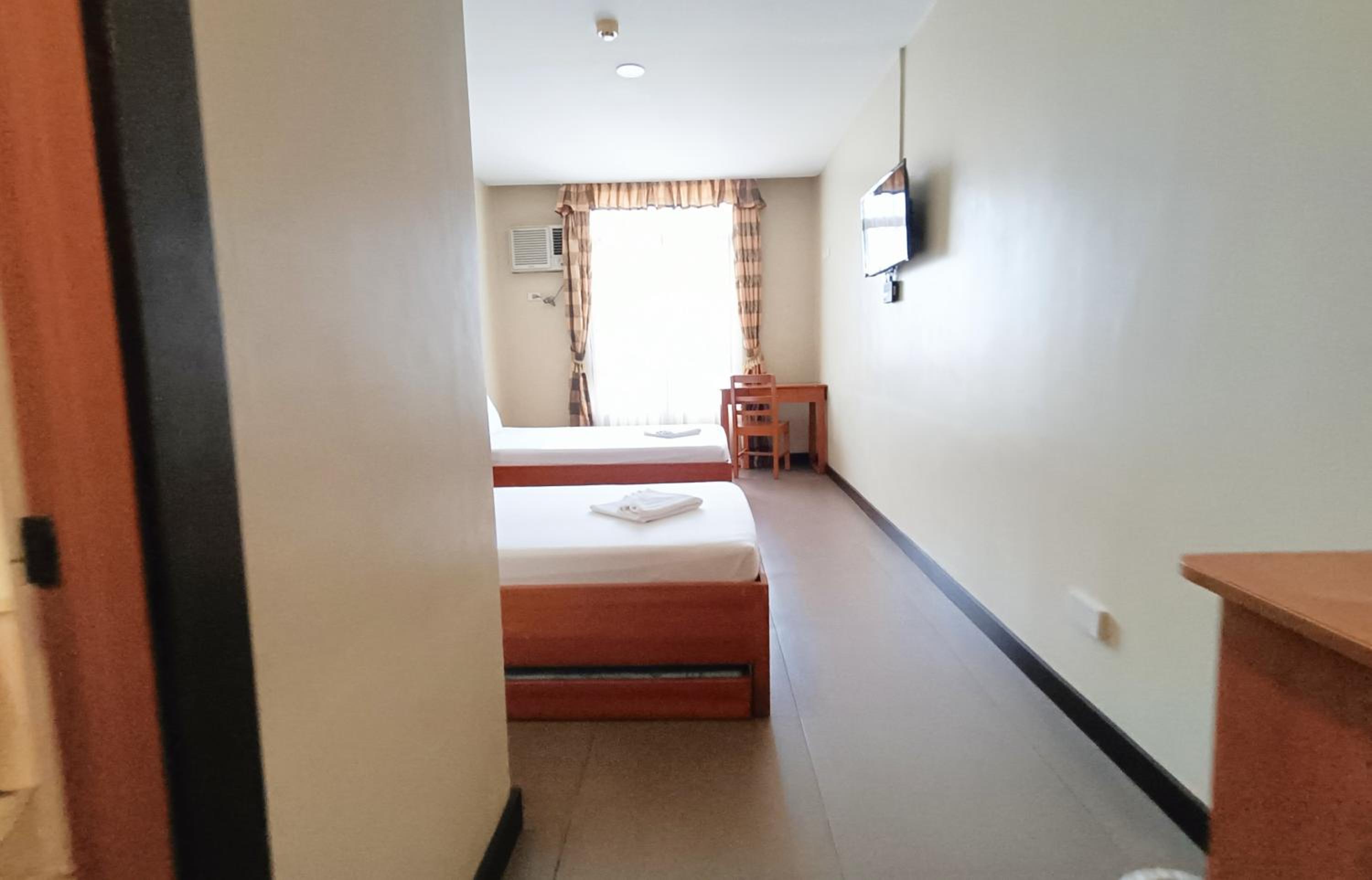 Deluxe Twin Room - Photo 9