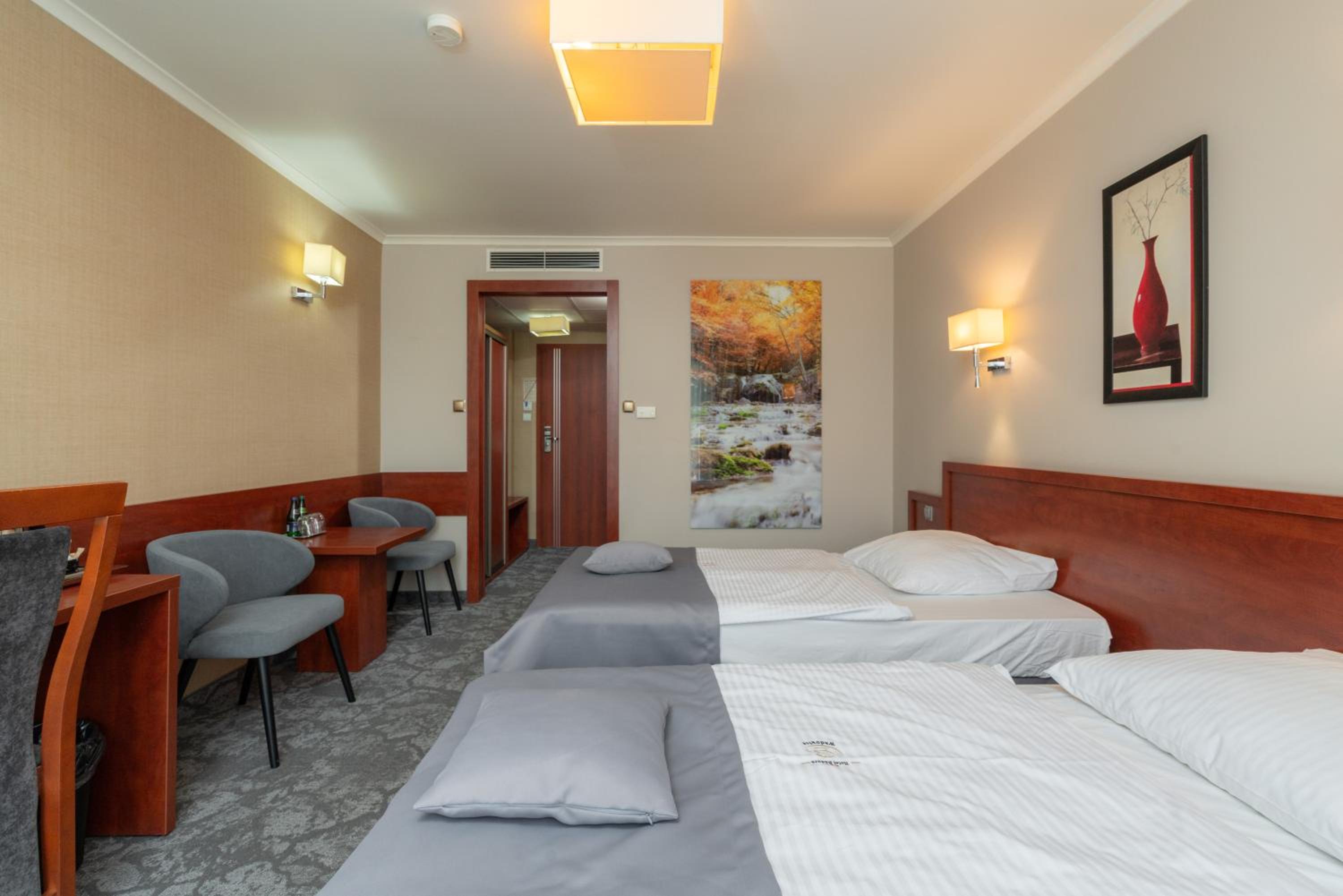 Superior Twin Room - Photo 4