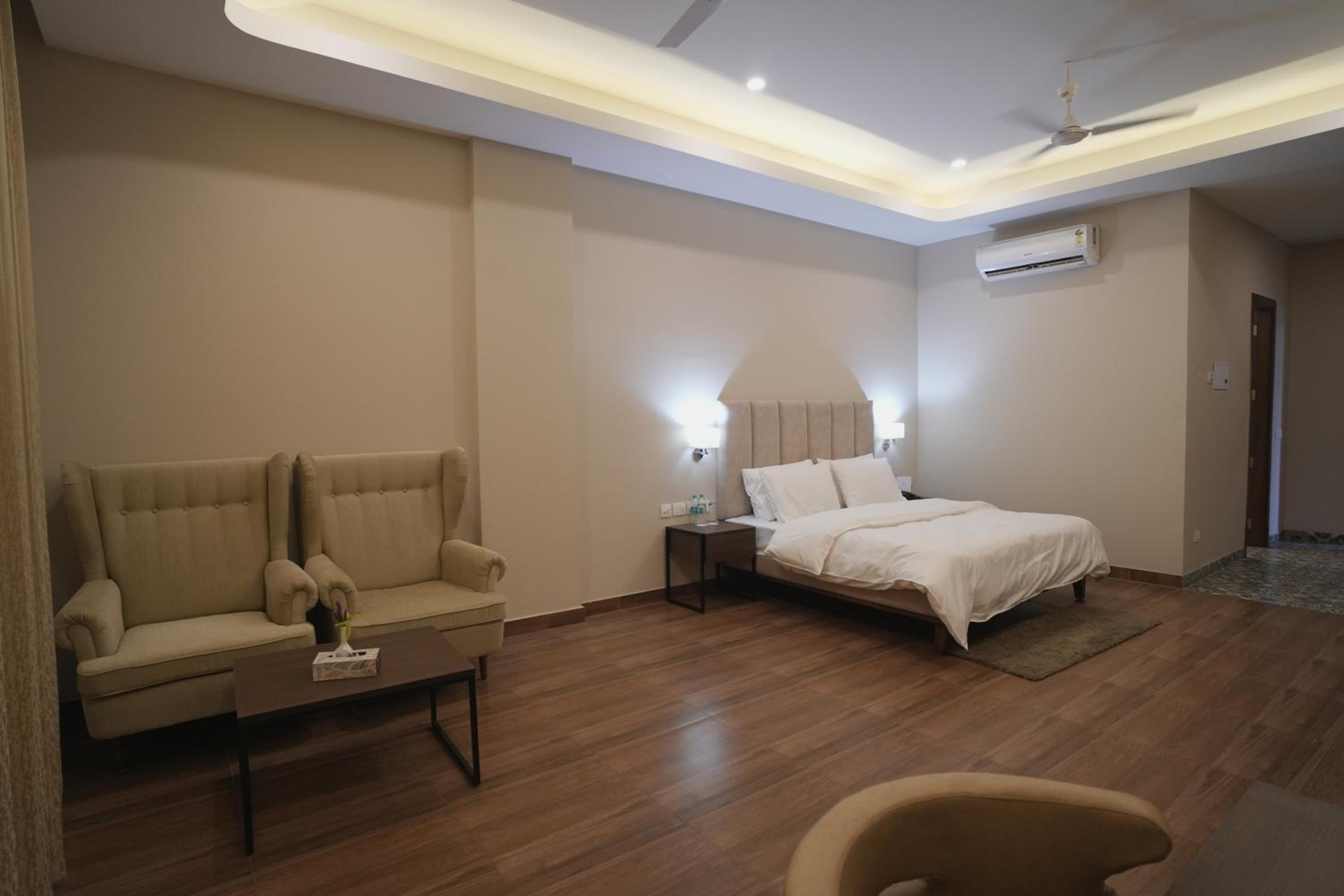 Deluxe Double Room photo 2