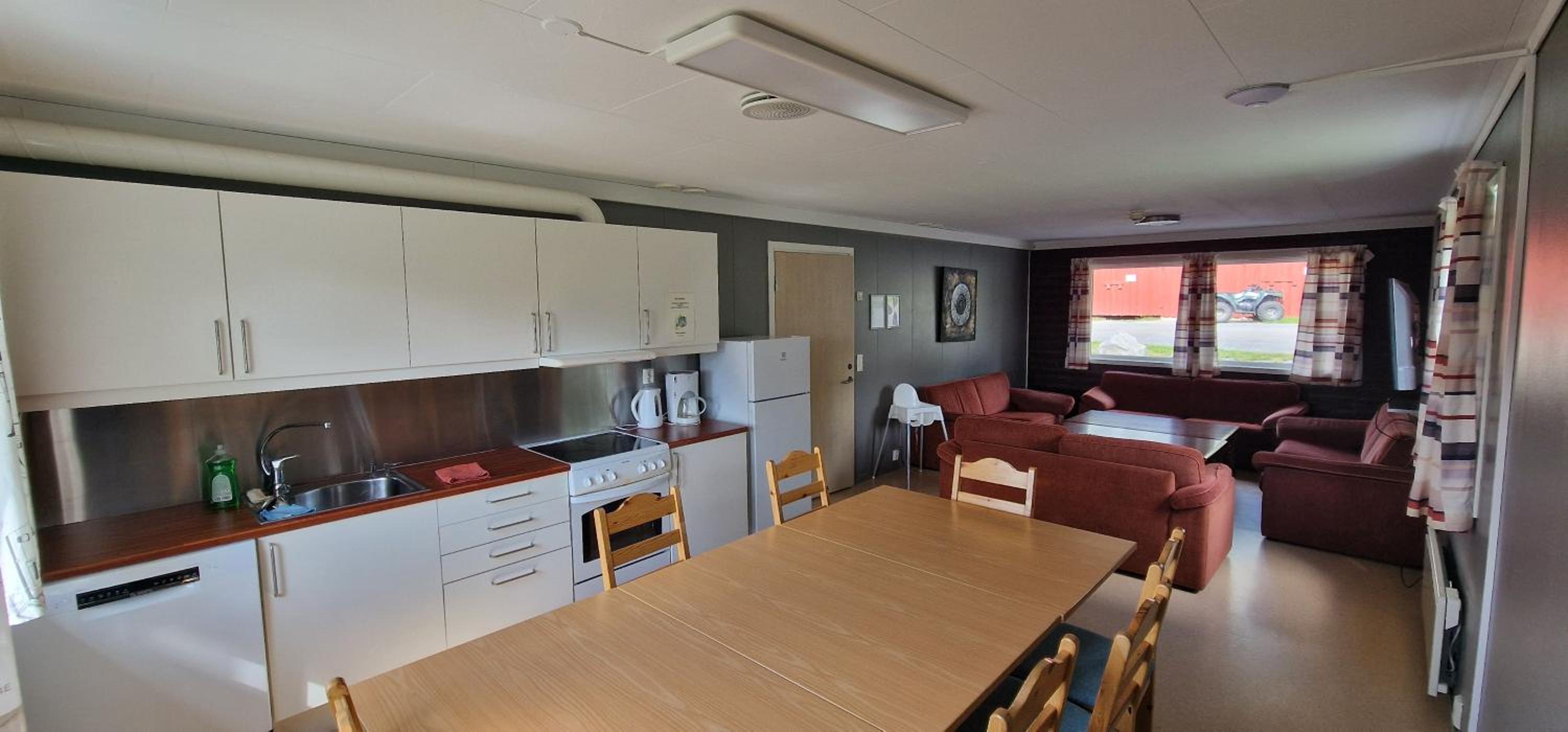 Quadruple Room with Private Bathroom - Photo 5