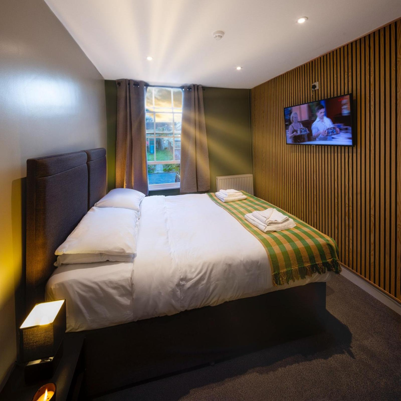 Double Room with Private Bathroom - Photo 1