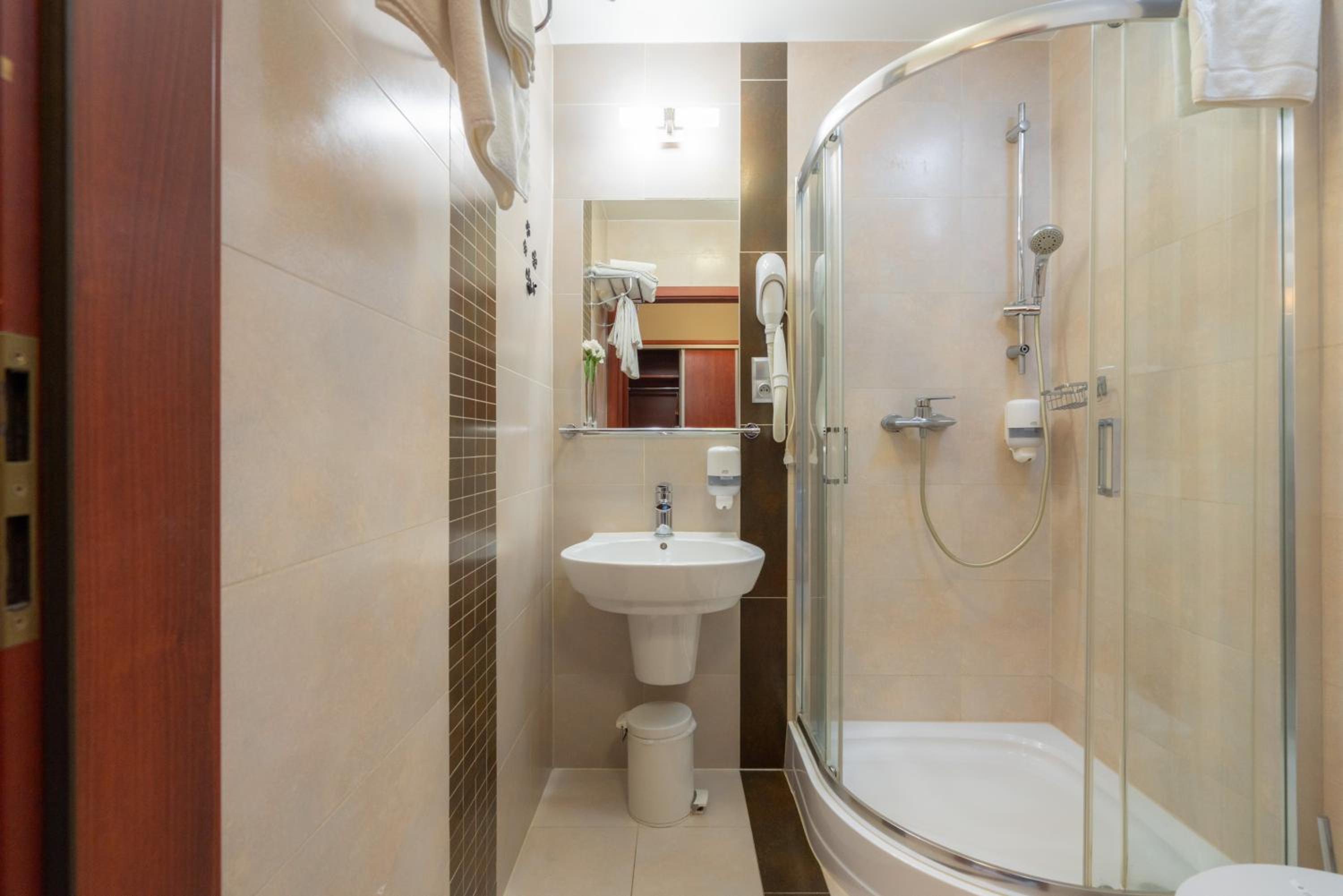 Standard Triple Room - Photo 4