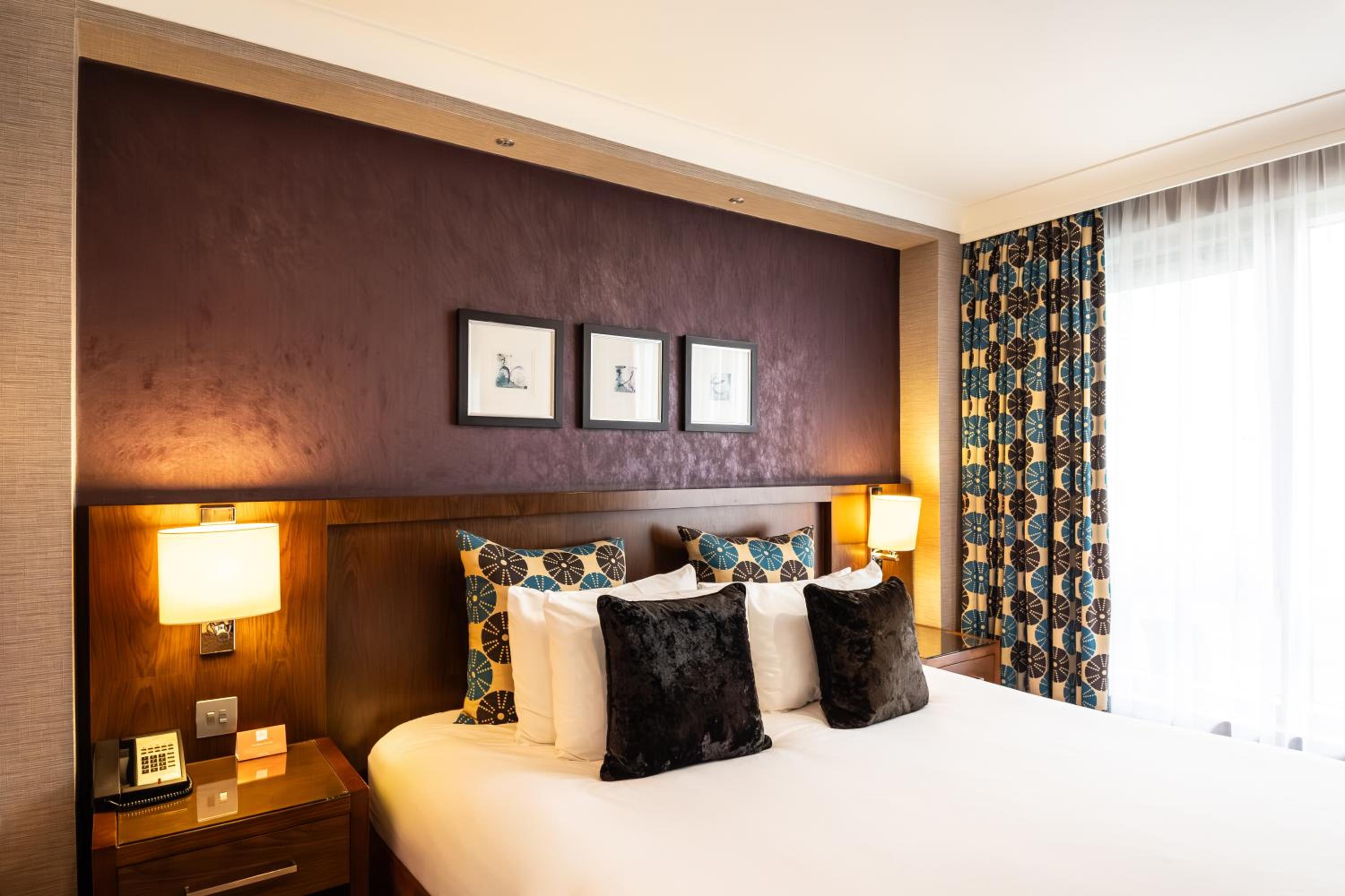 Premium King Room - Lounge Access - Photo 1
