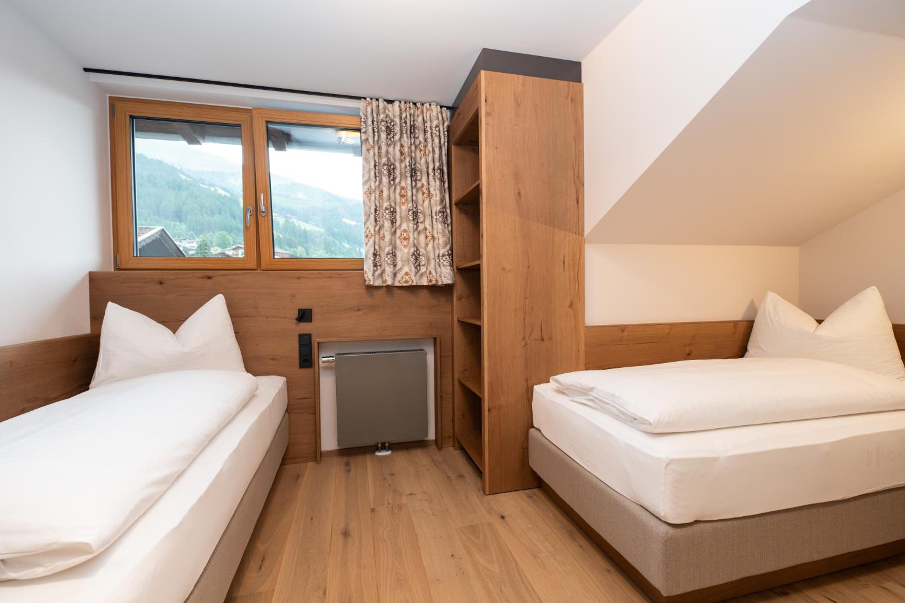 Two-Bedroom Apartment with Balcony photo 1