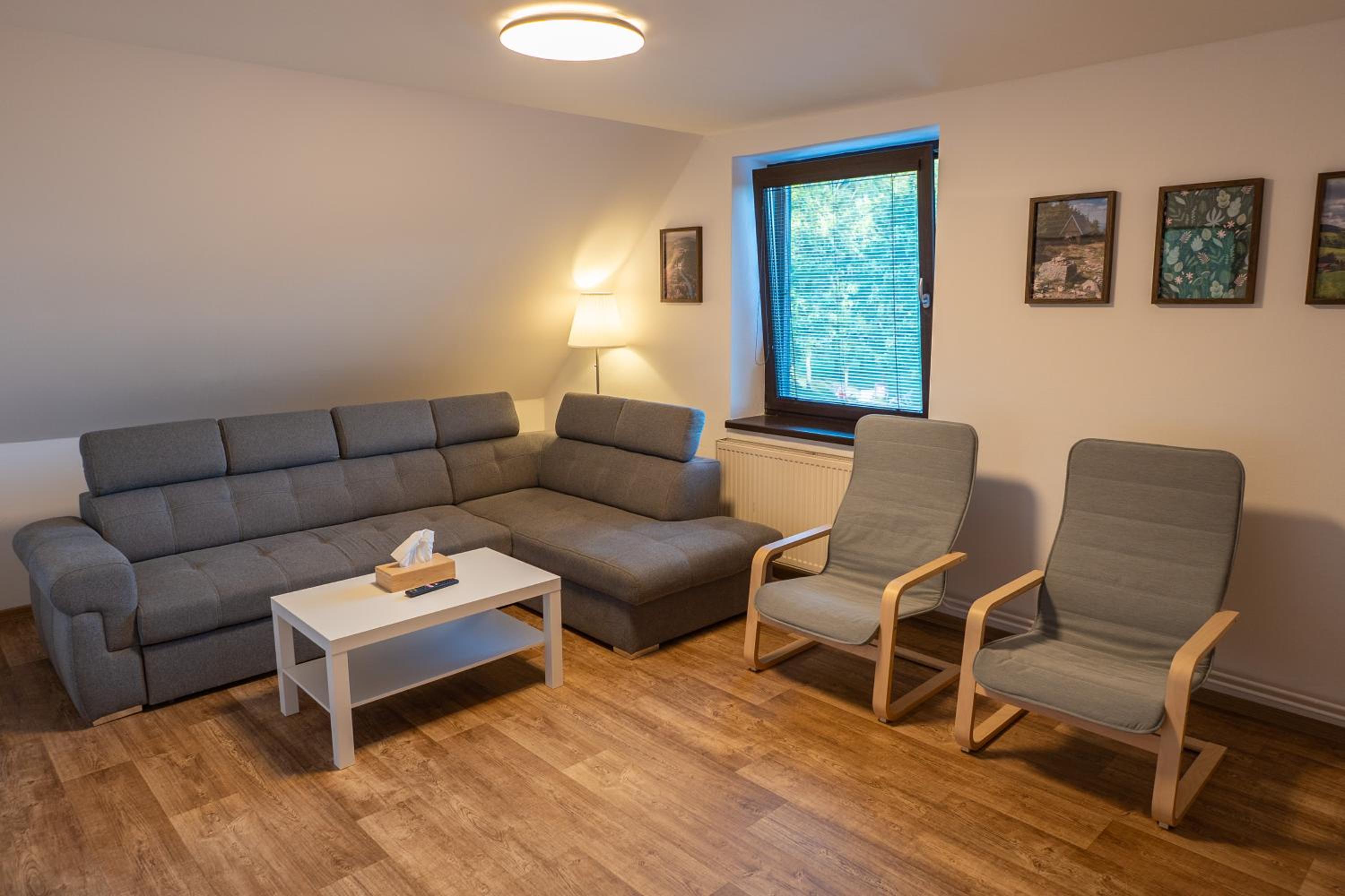 Three-Bedroom Apartment with Mountain View photo 1