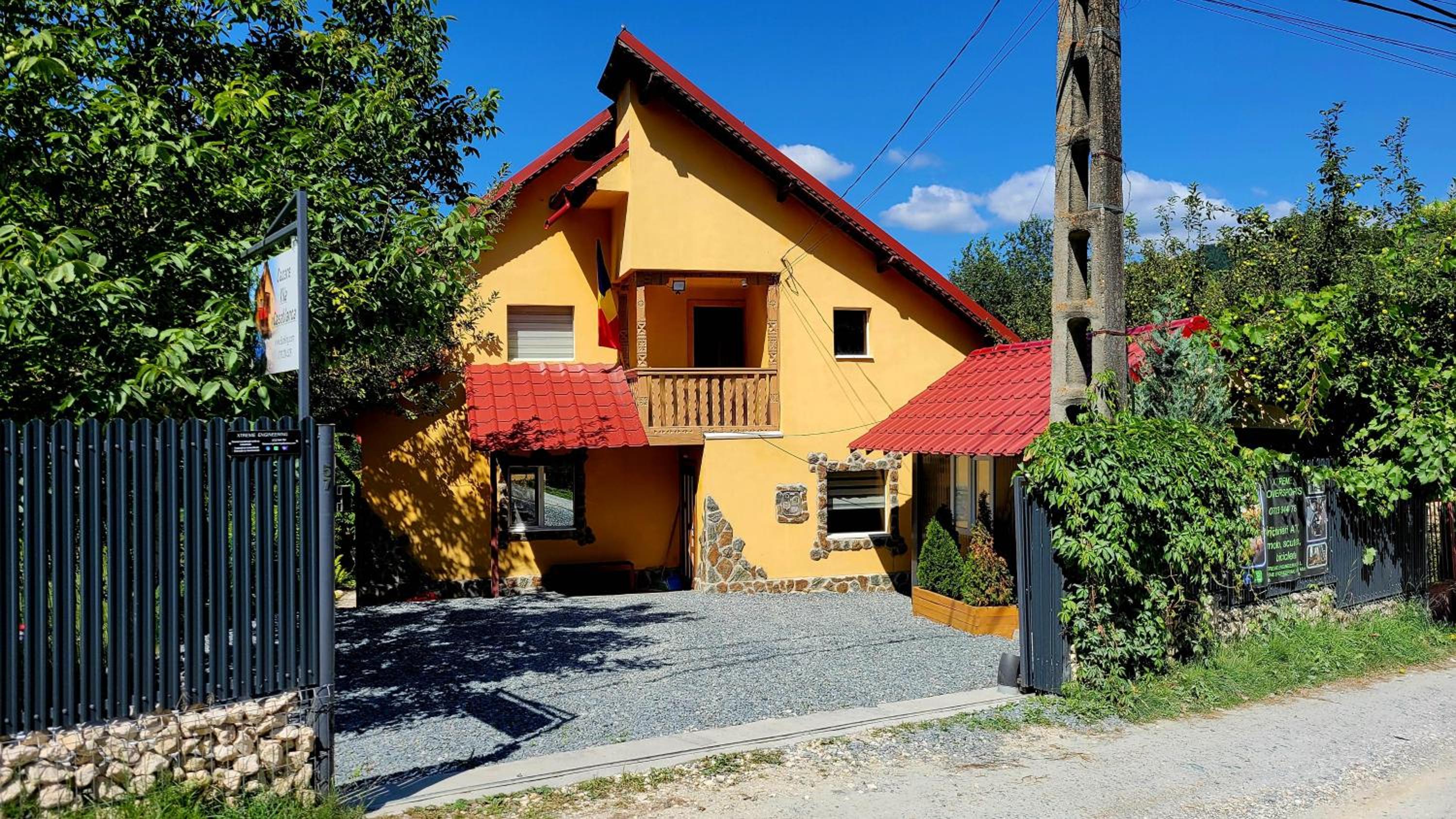 Three-Bedroom House - Photo 44