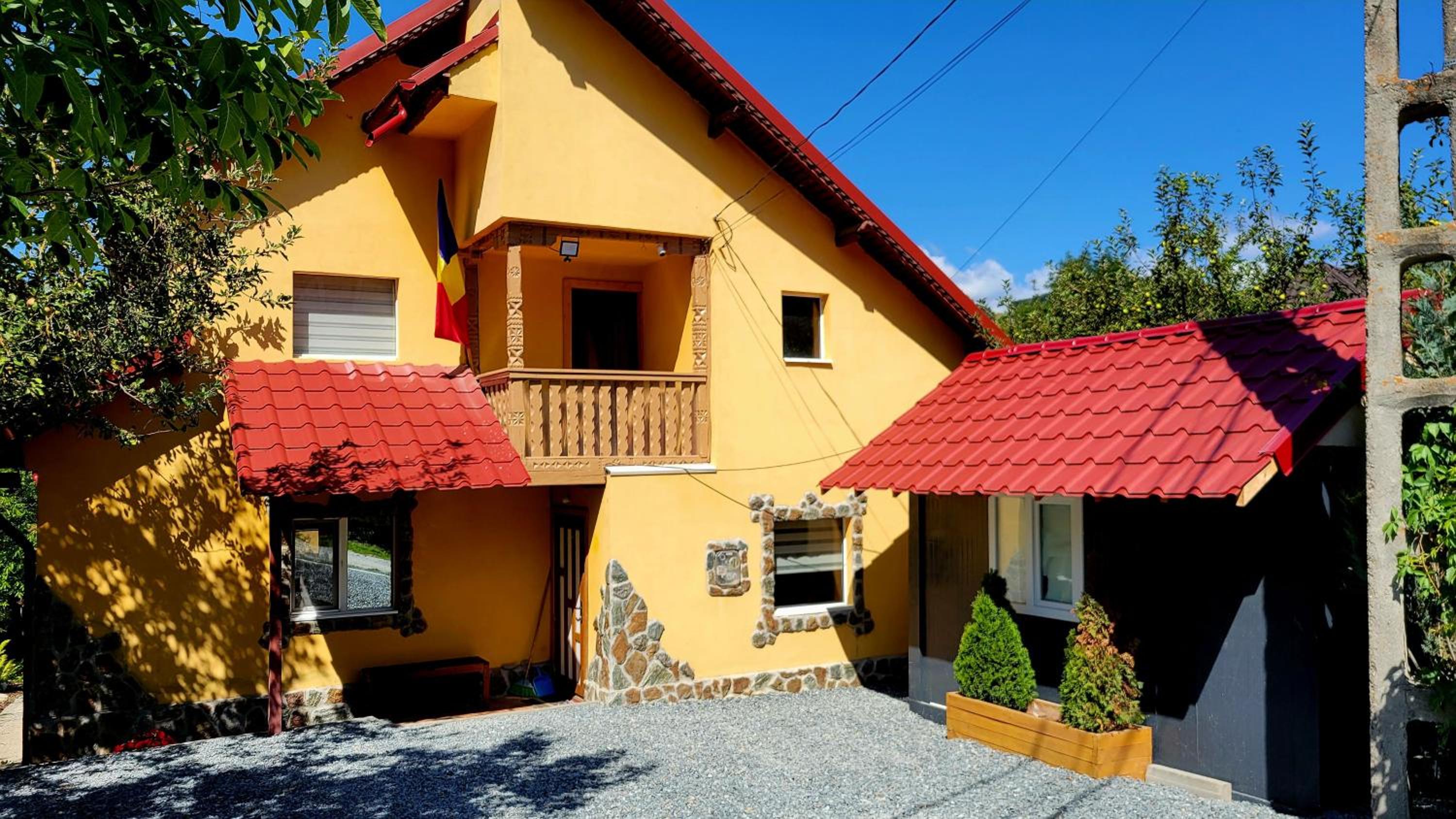 Three-Bedroom House - Photo 10