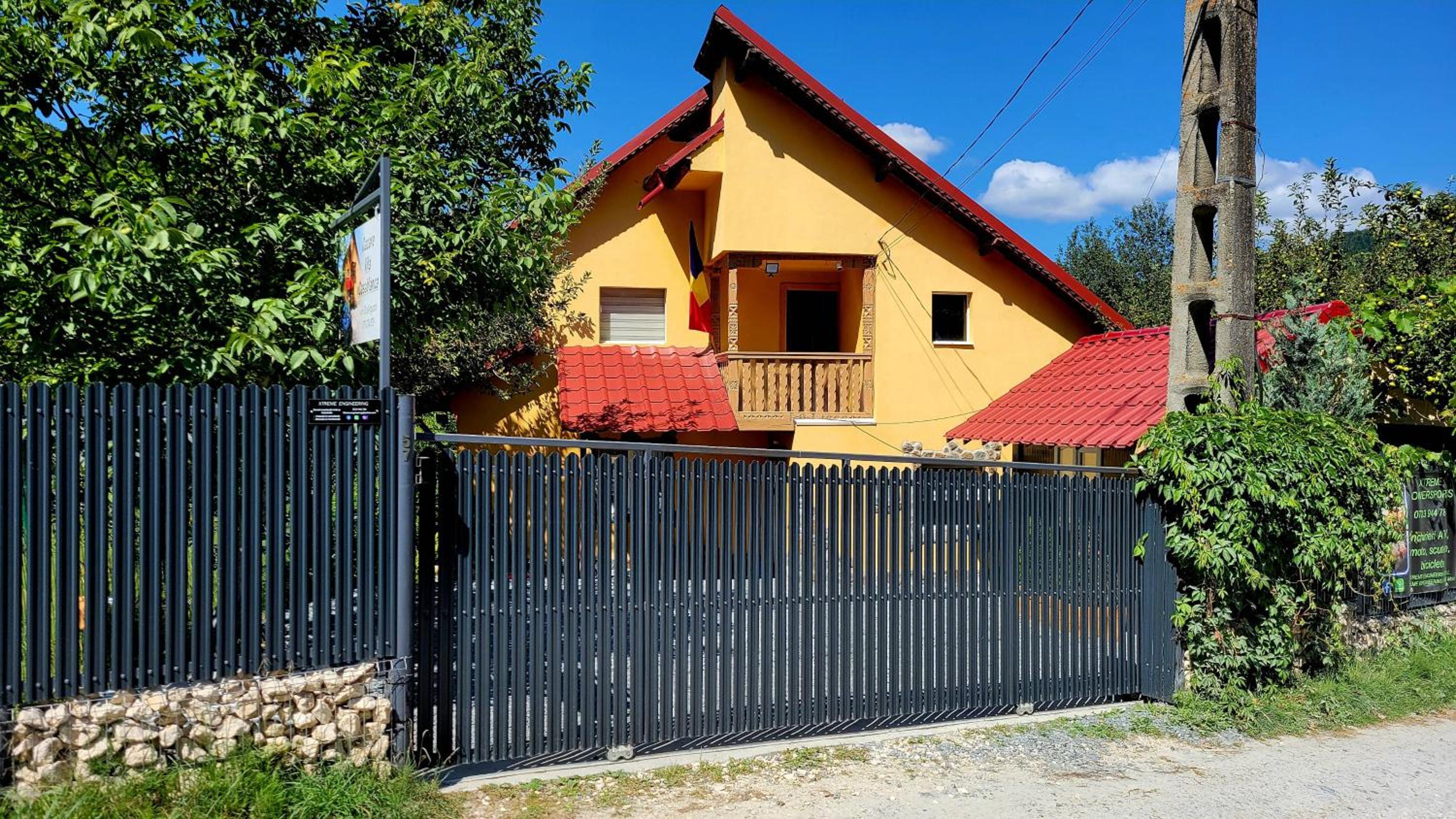 Three-Bedroom House - Photo 45