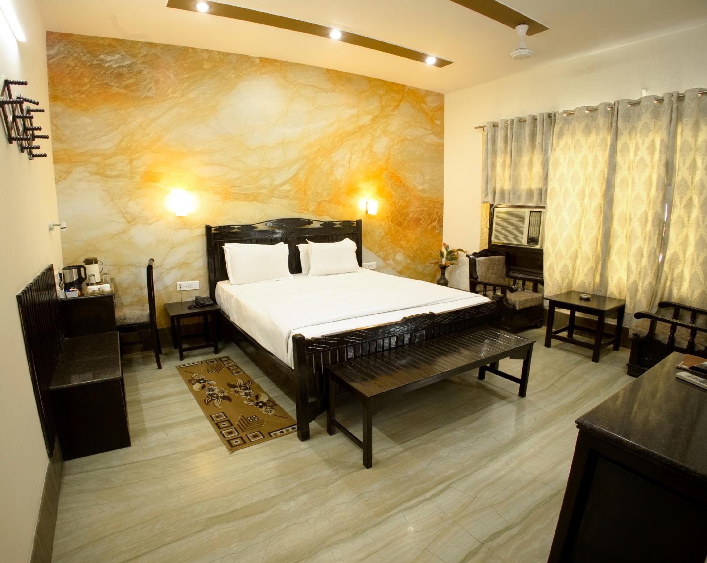 Deluxe Double Room with Balcony (Early check-in and late check-out, subject to availability)